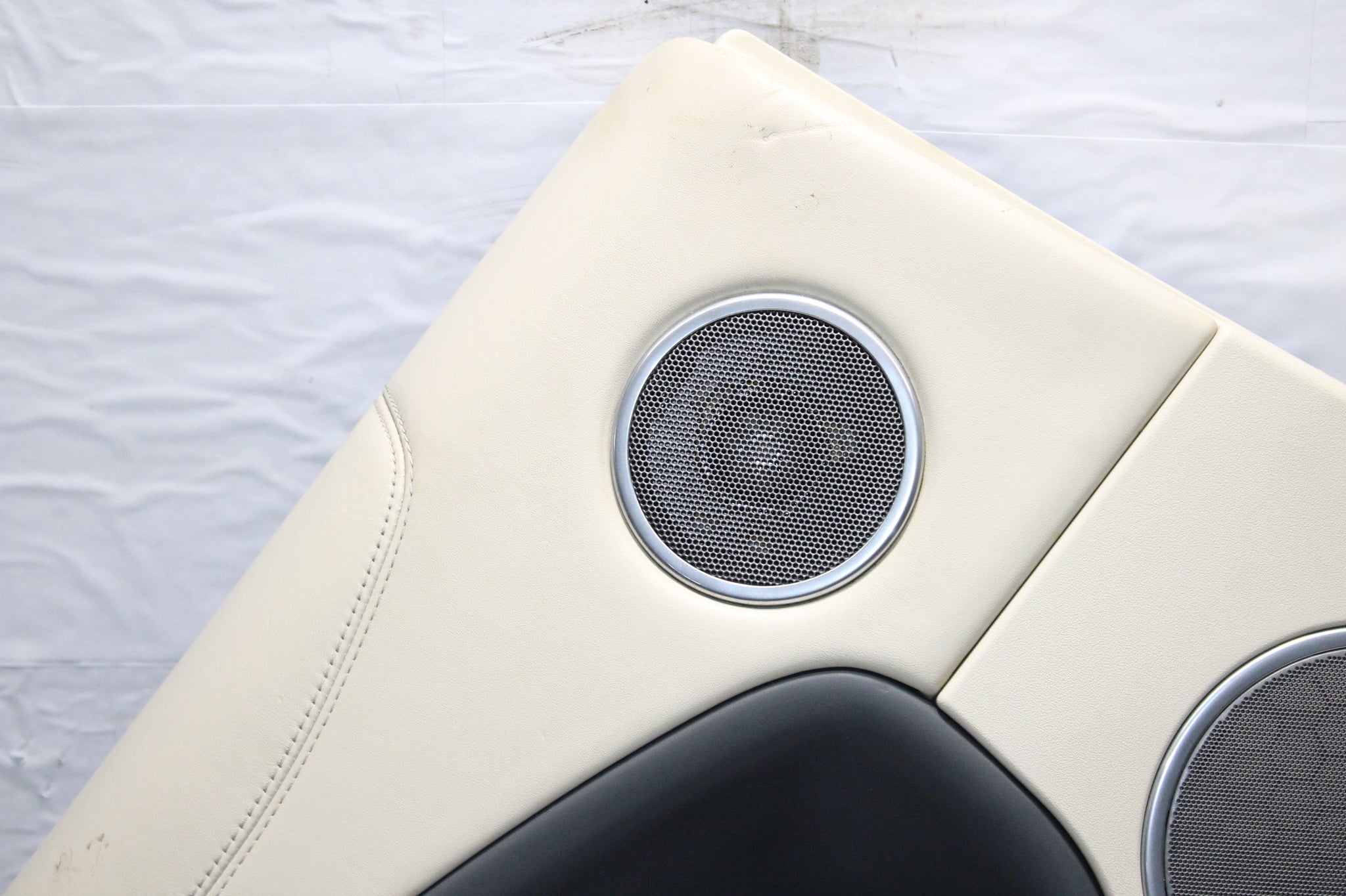 2015 RANGE ROVER EVOQUE Left side Rear Door Card