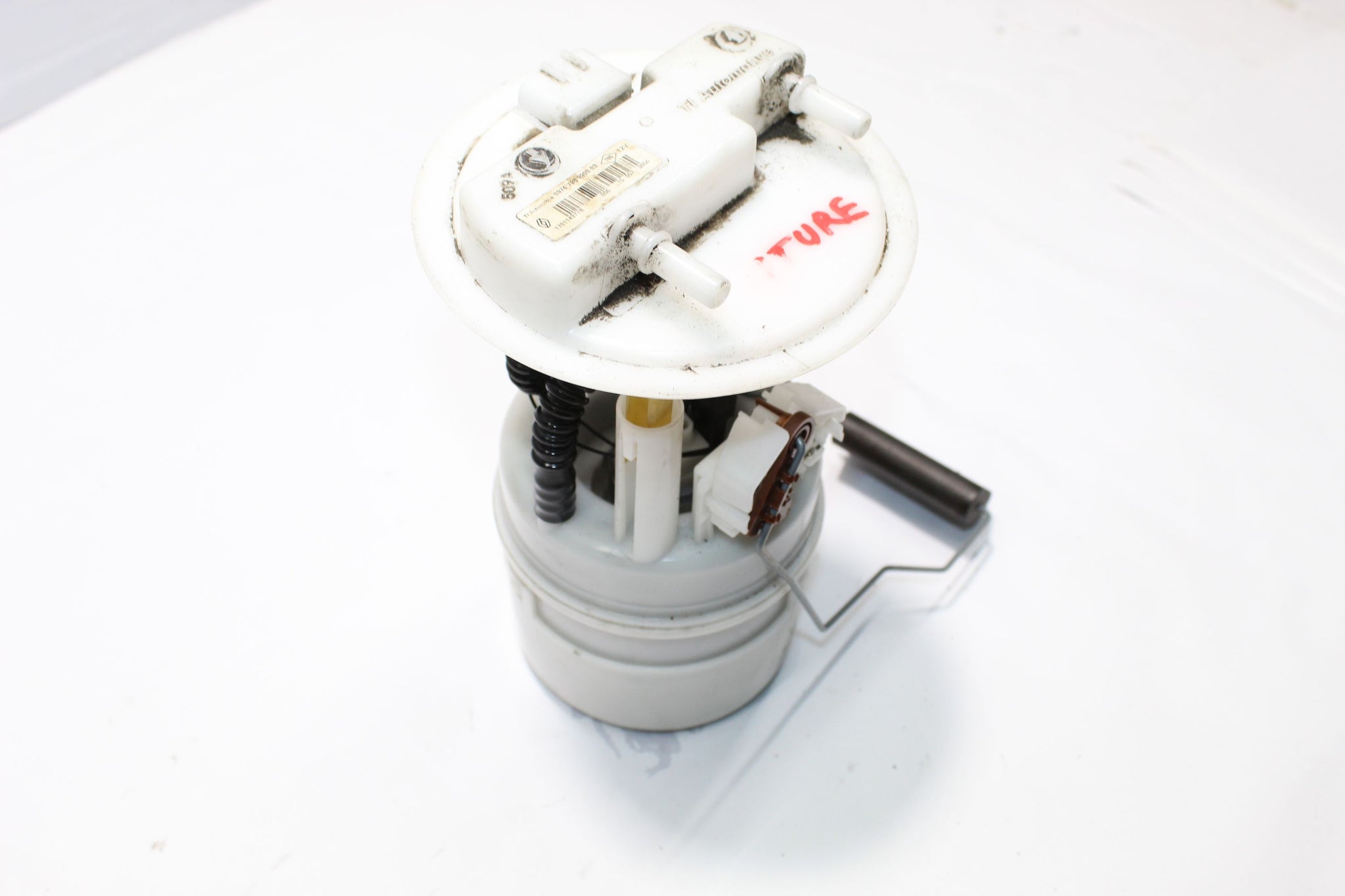 2015 RENAULT CAPTUR 0.9 In tank Fuel Pump and Sender unit 170114377B
