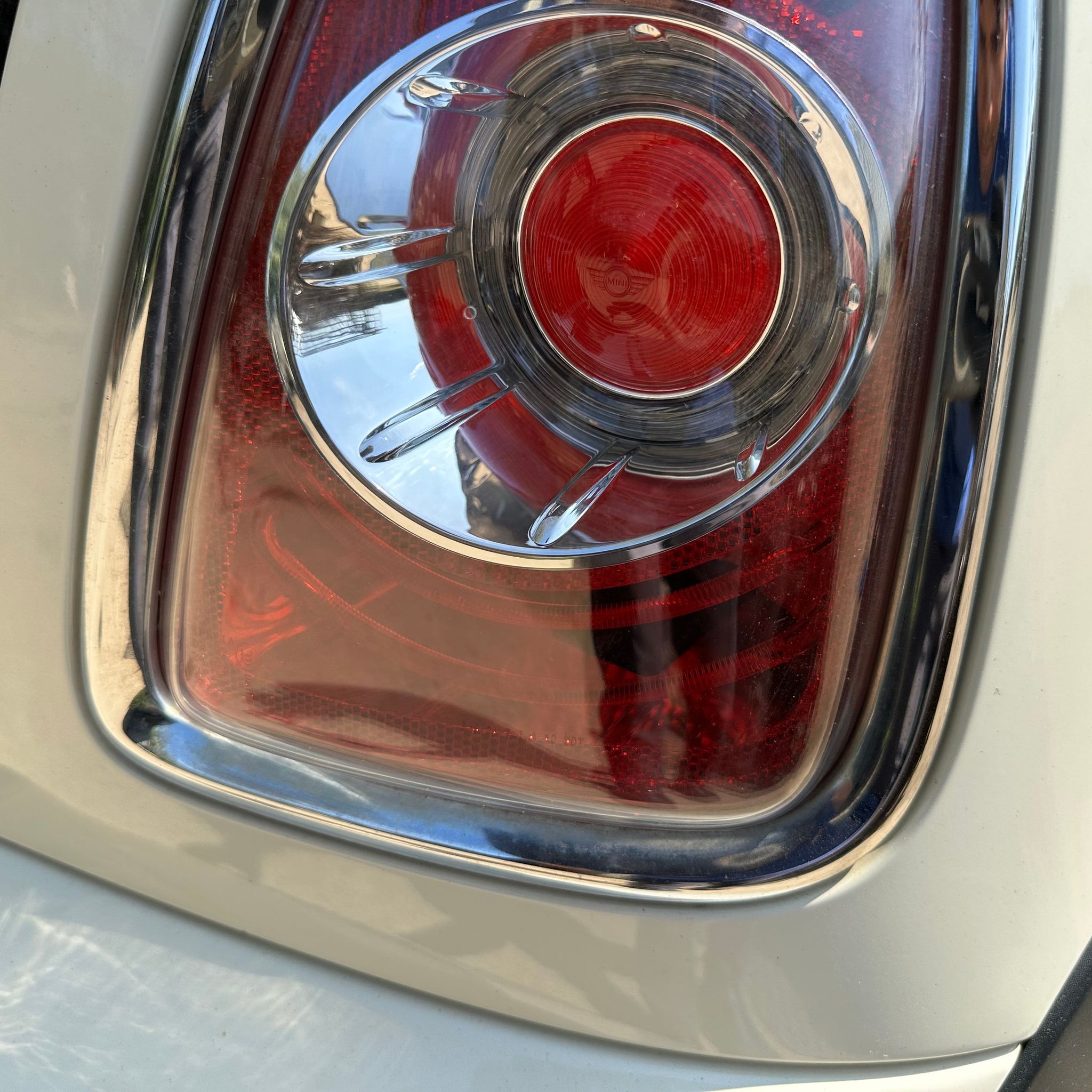 2015 MINI COOPER R58 RIGHT SIDE REAR TAIL LIGHT