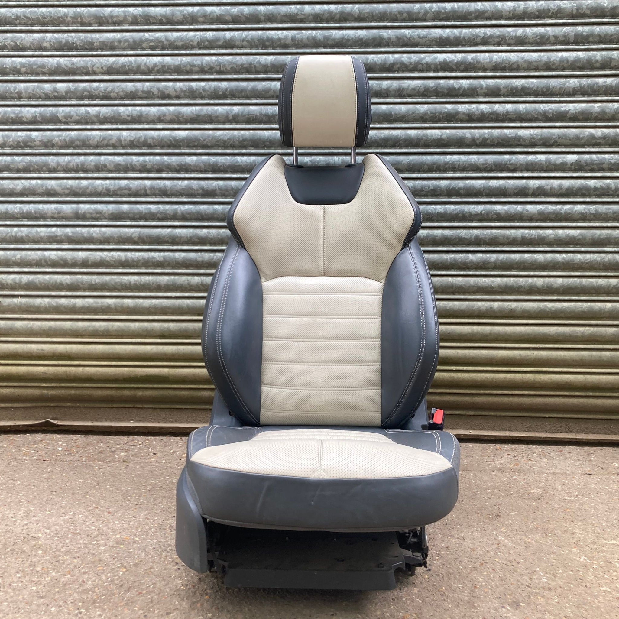 2015 RANGE ROVER EVOQUE DRIVER SIDE FRONT SEAT