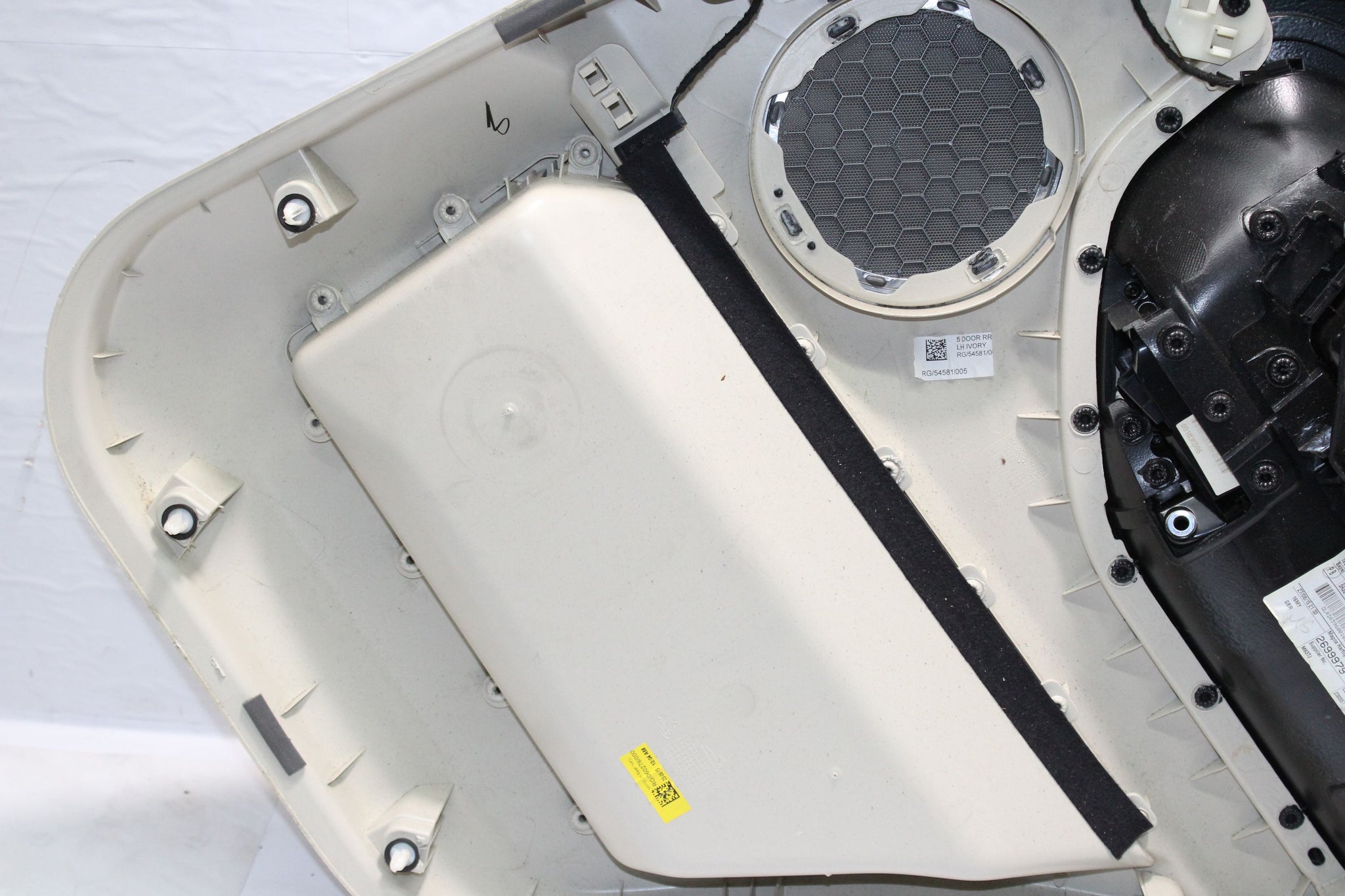 2015 RANGE ROVER EVOQUE Left side Rear Door Card