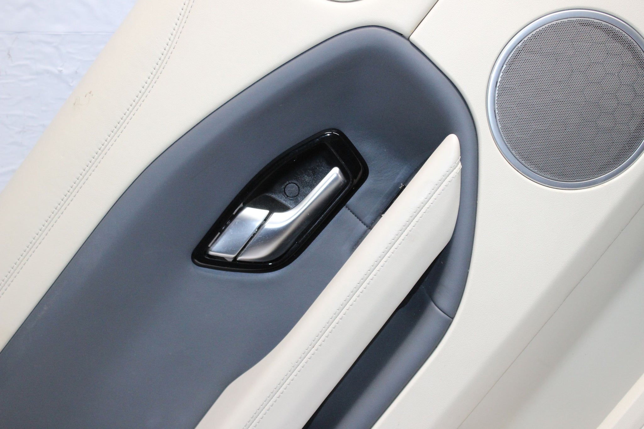 2015 RANGE ROVER EVOQUE Left side Rear Door Card