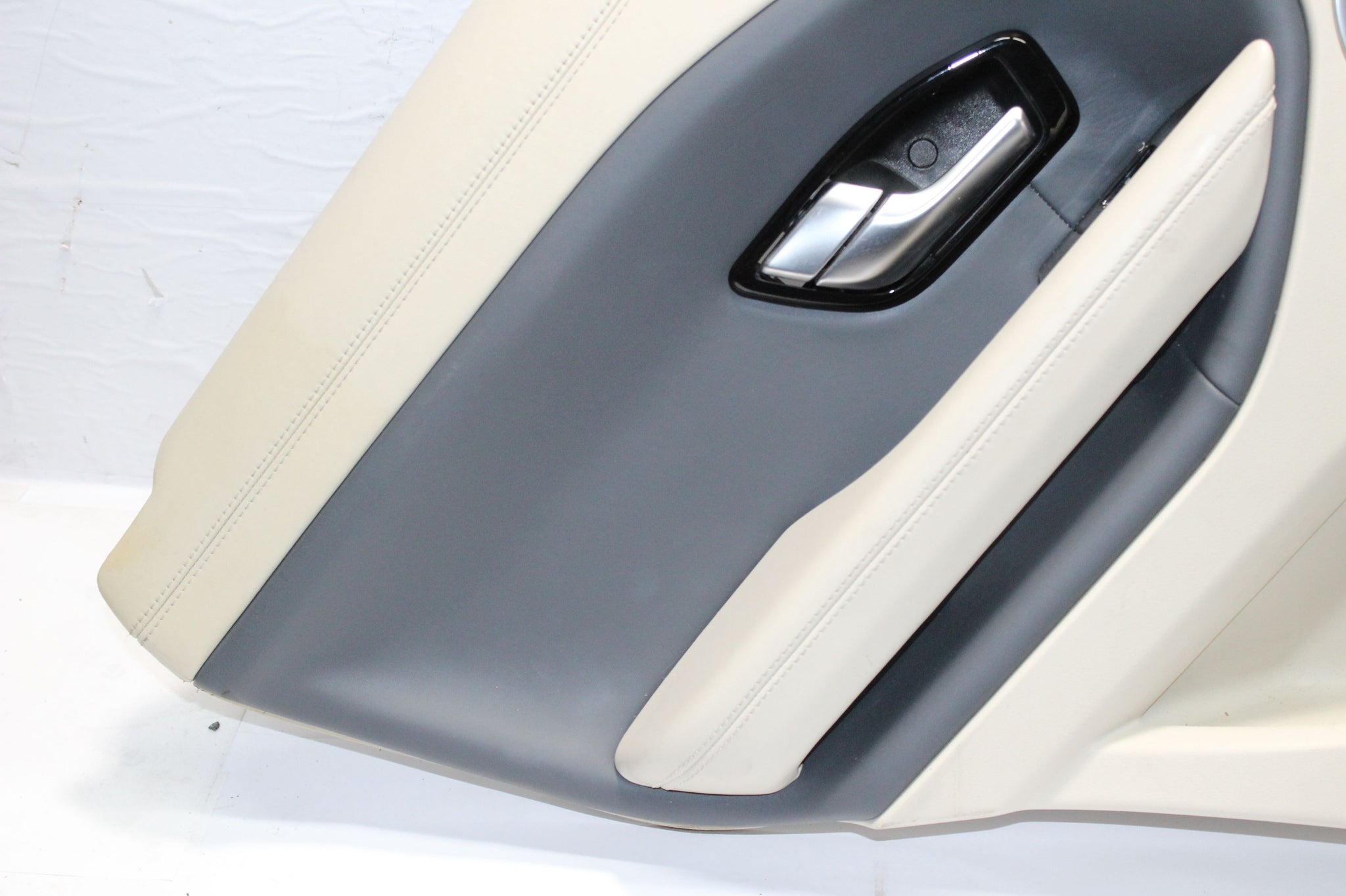 2015 RANGE ROVER EVOQUE Left side Rear Door Card