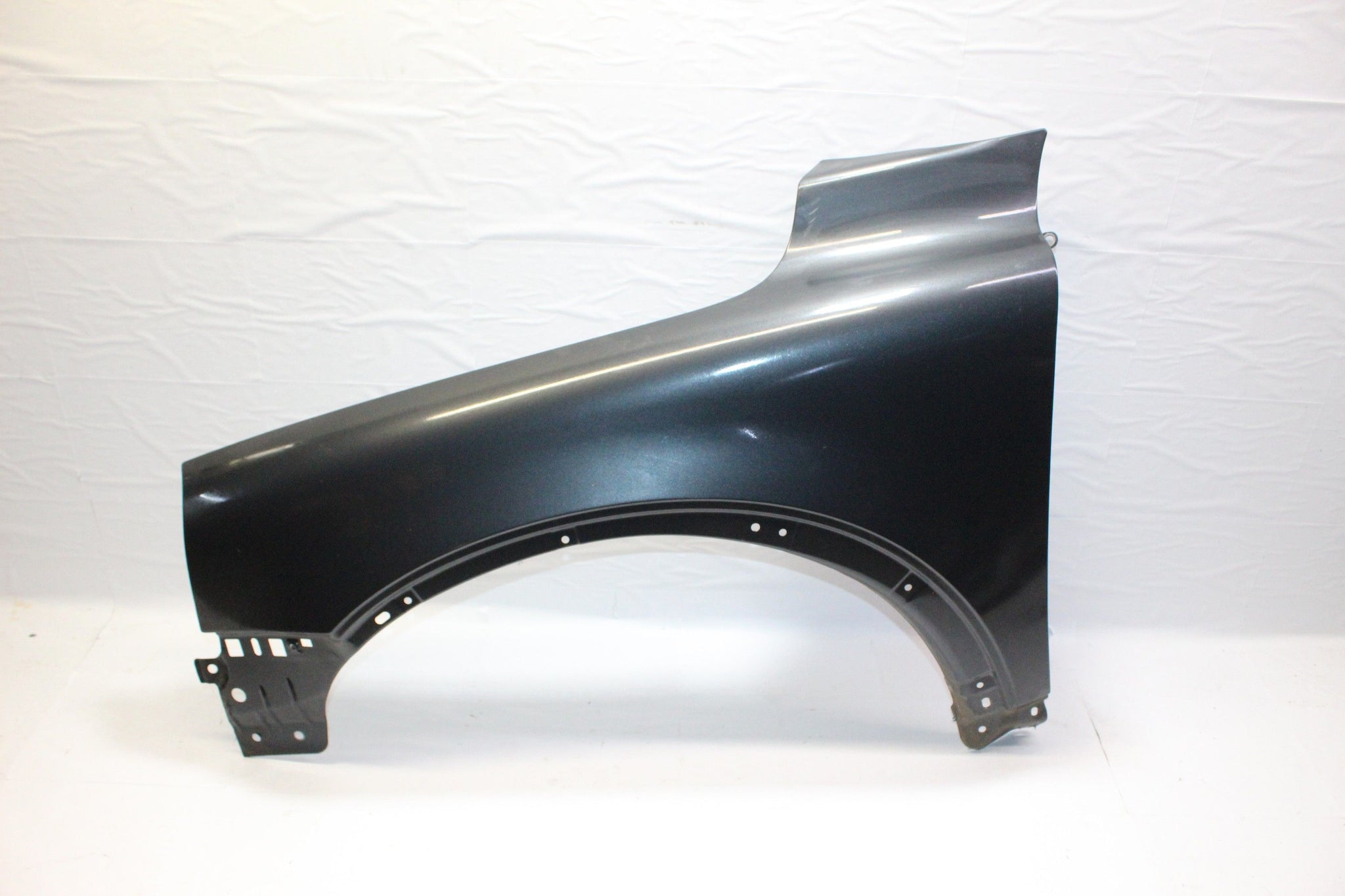 Volvo XC90 Wing Left Passenger Side Front 2010