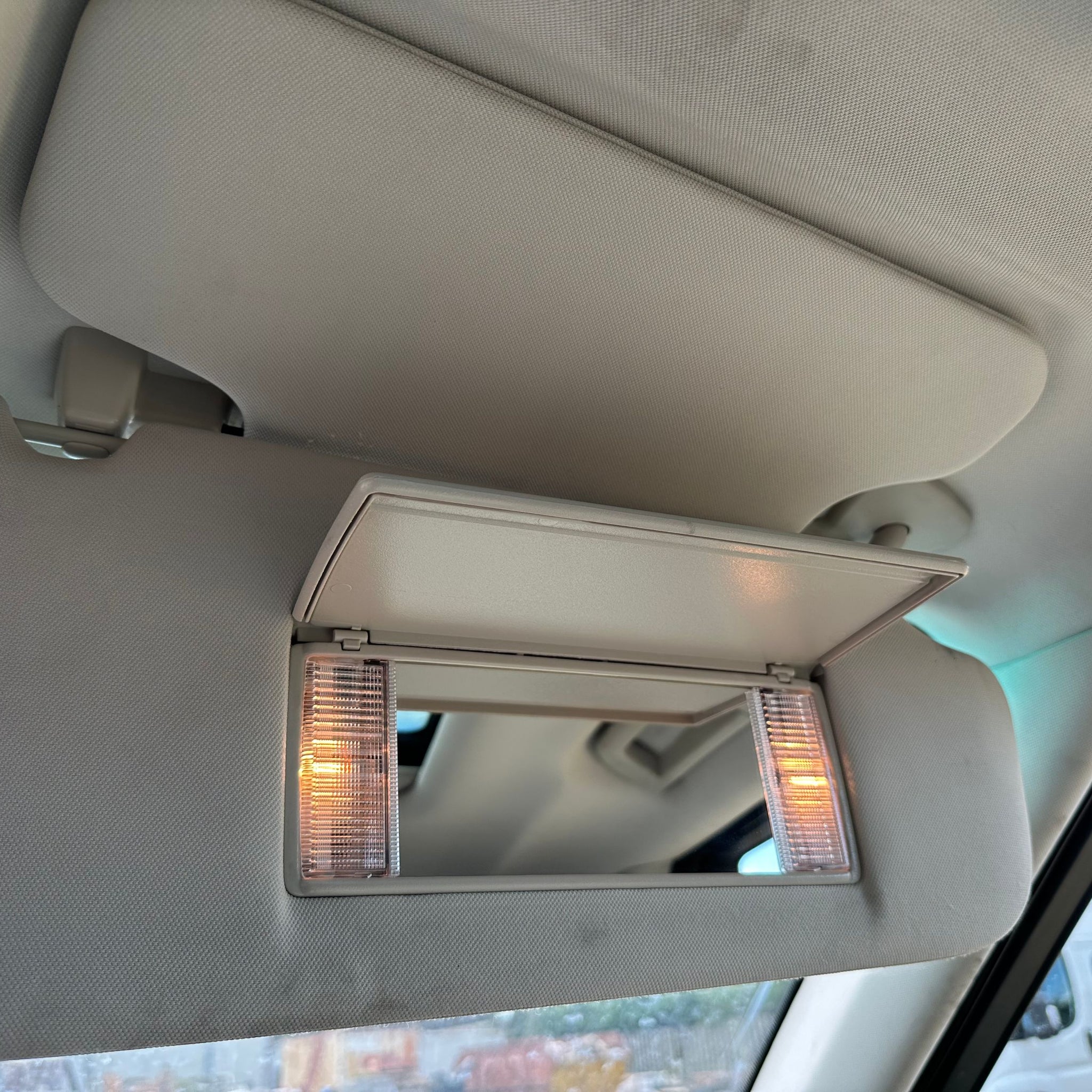 RANGE ROVER VOGUE L322 RIGHT SIDE SUN VISOR 2011