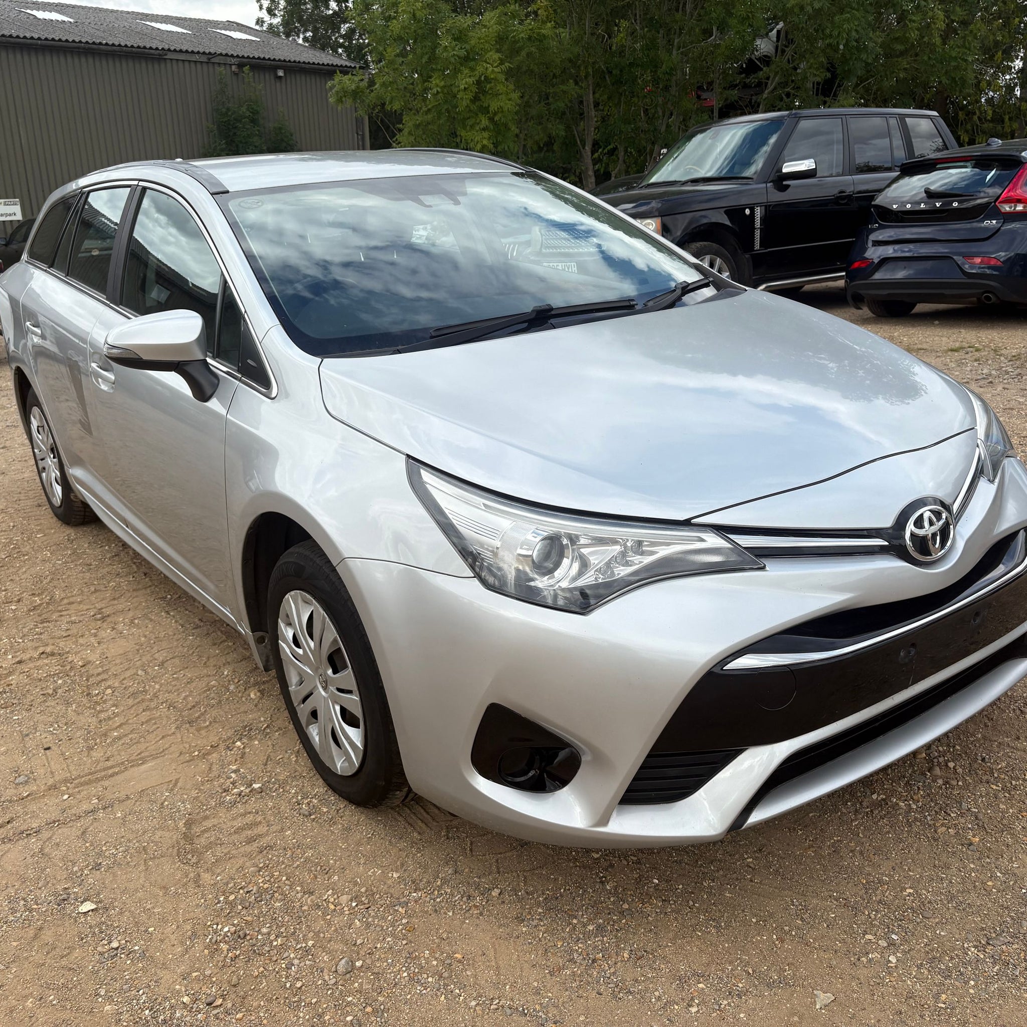 2016 TOYOTA AVENSIS FRONT WIPER MOTOR WITH LINKAGE