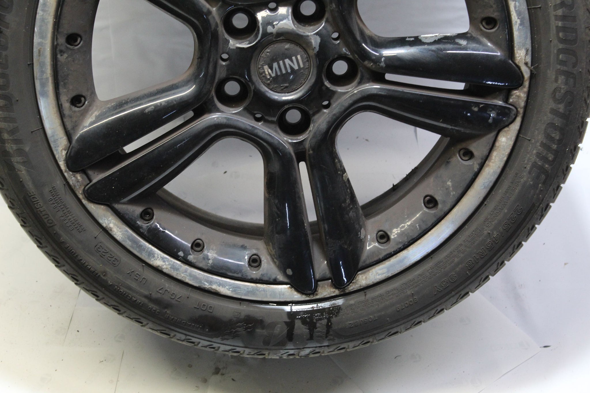 2014 MINI PACEMAN R61 Alloy Wheel with Tyre 225 / 45 R18 5.6MM