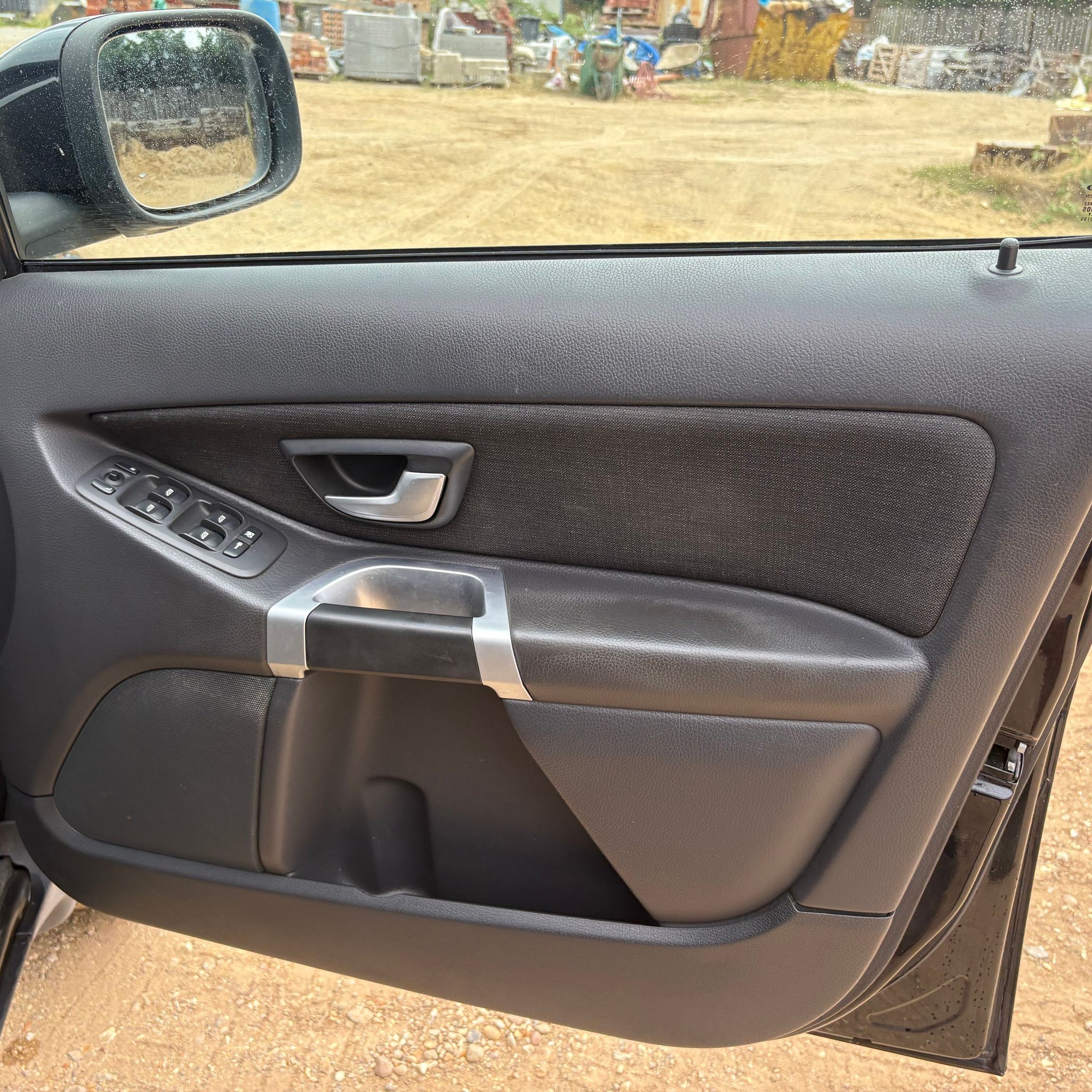 2009 VOLVO XC90 DRIVER SIDE FRONT COMPLETE DOOR 452-26 BLACK