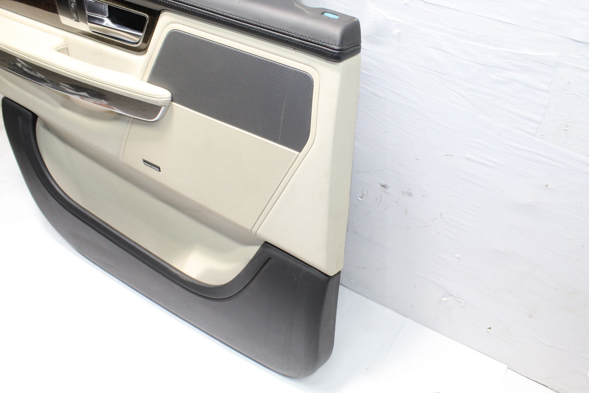 2010 RANGE ROVER SPORT L320 Left side Front Door Card