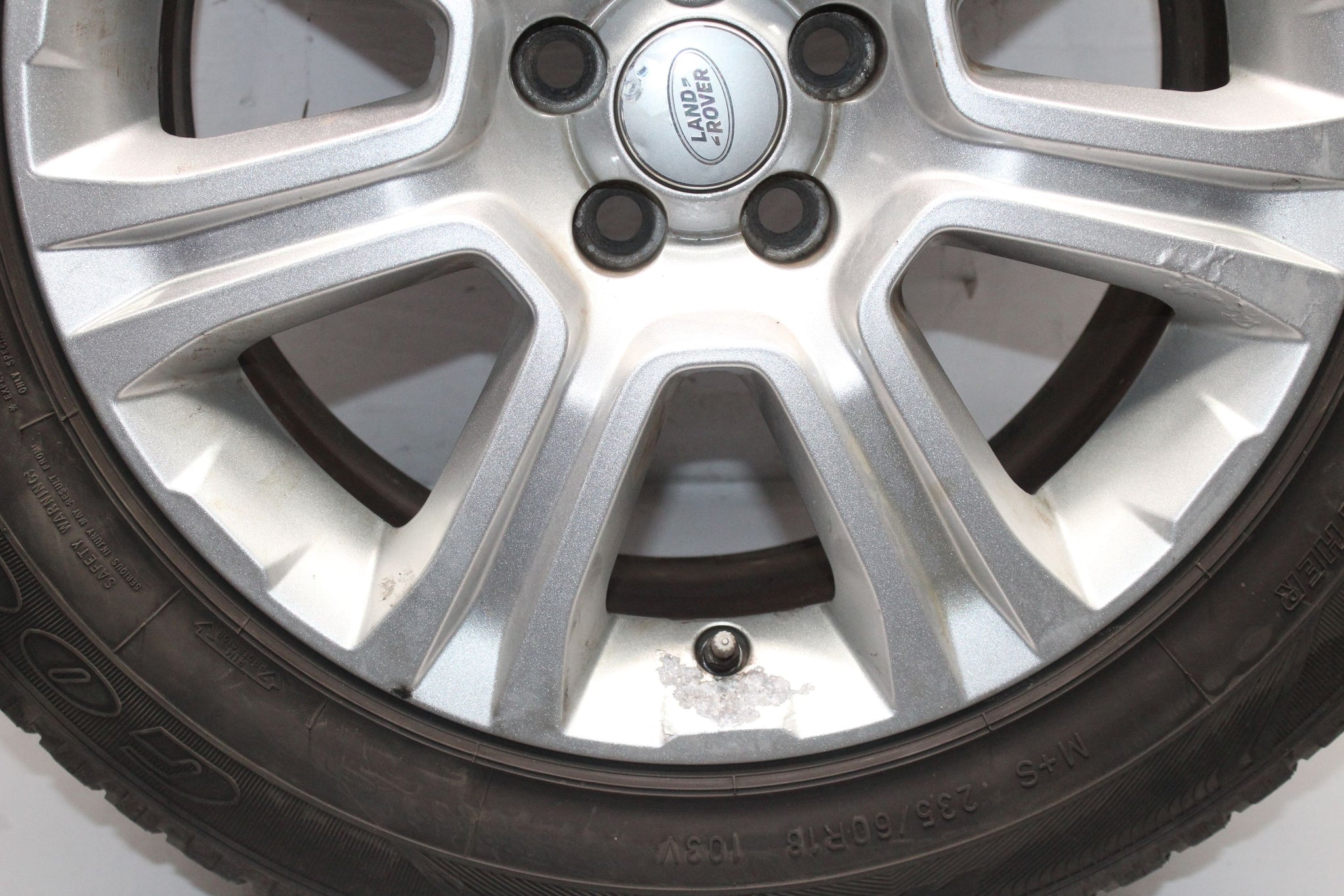2016 RANGE ROVER EVOQUE Alloy Wheel with Tyre 235 / 60 R18 5.5MM