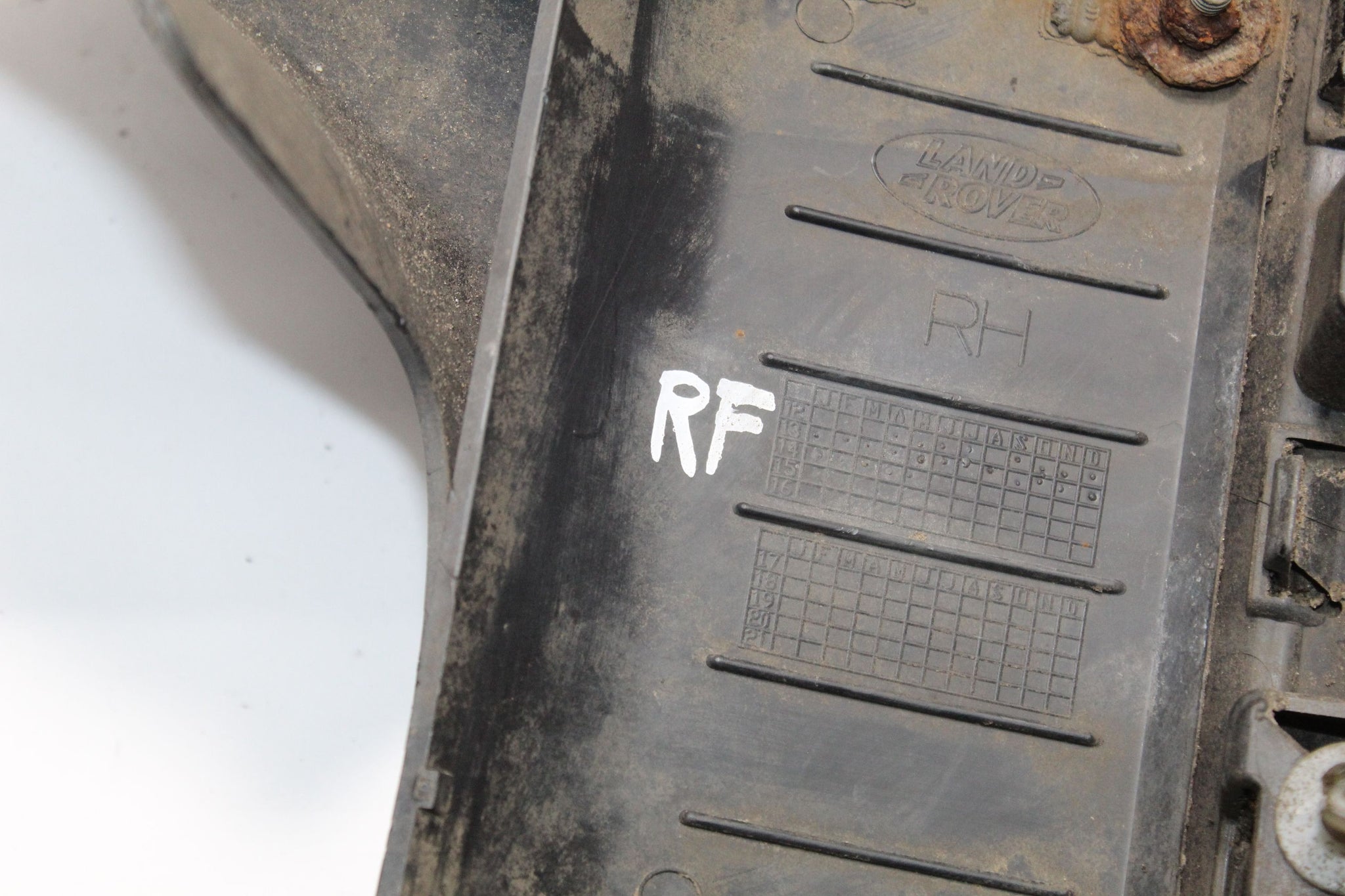 RANGE ROVER VOGUE L405 RIGHT SIDE FRONT LOWER WING TRIM MOULDING CK5M16D054AC