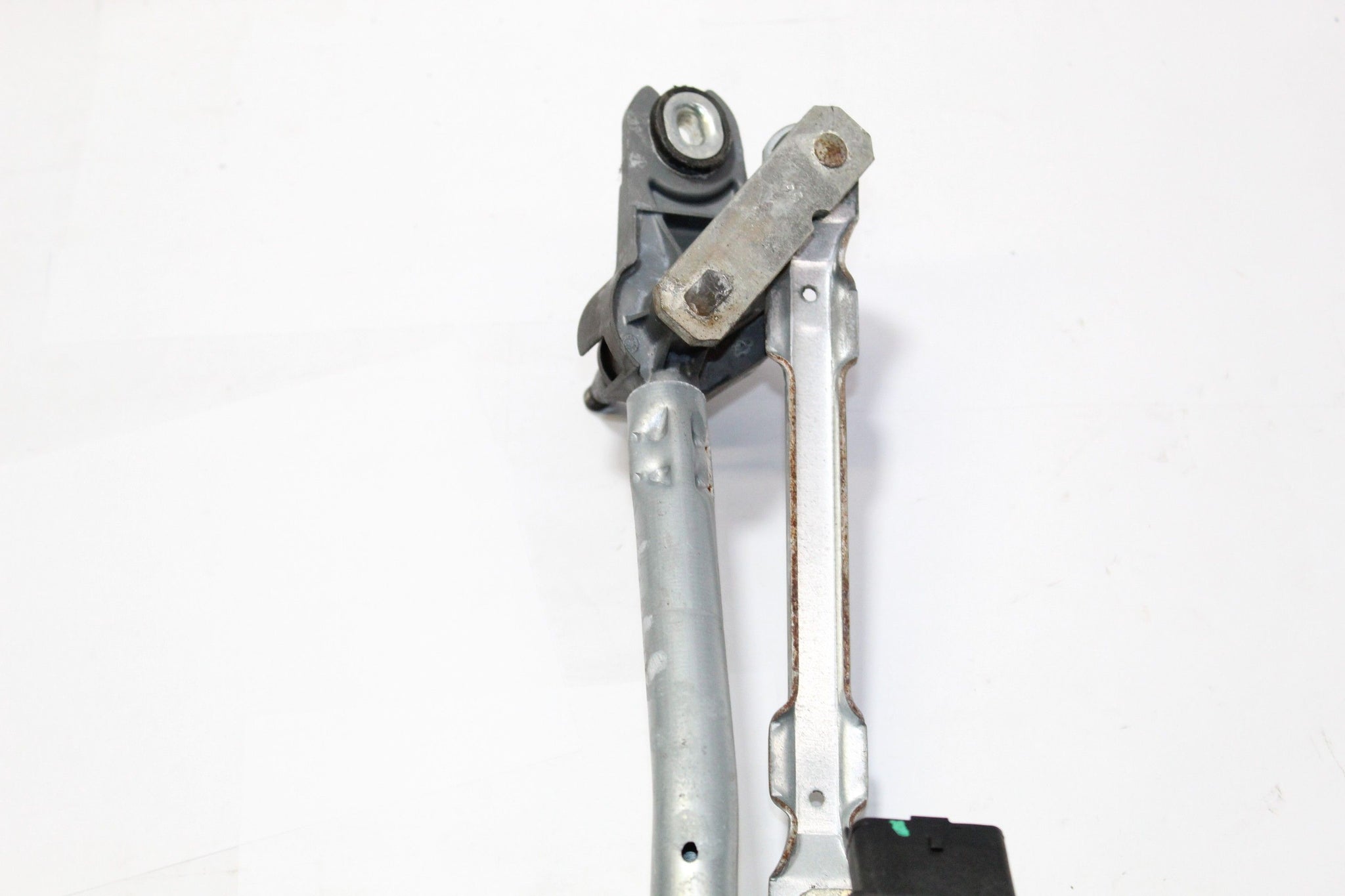 2011 PEUGEOT 107  Front Wiper Motor Linkage