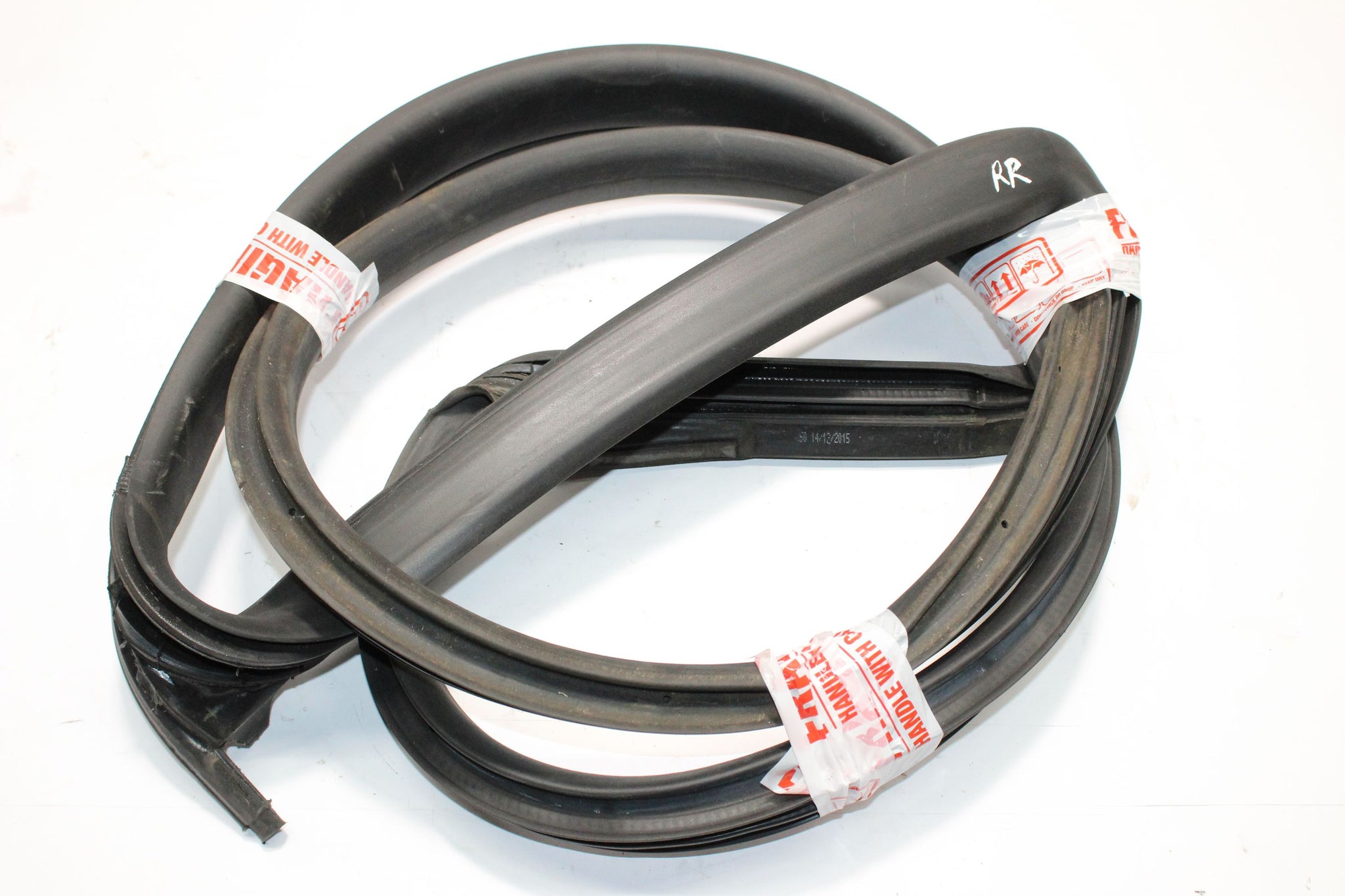 2016 MASERATI GHIBLI Right side Rear Door Seal Rubber