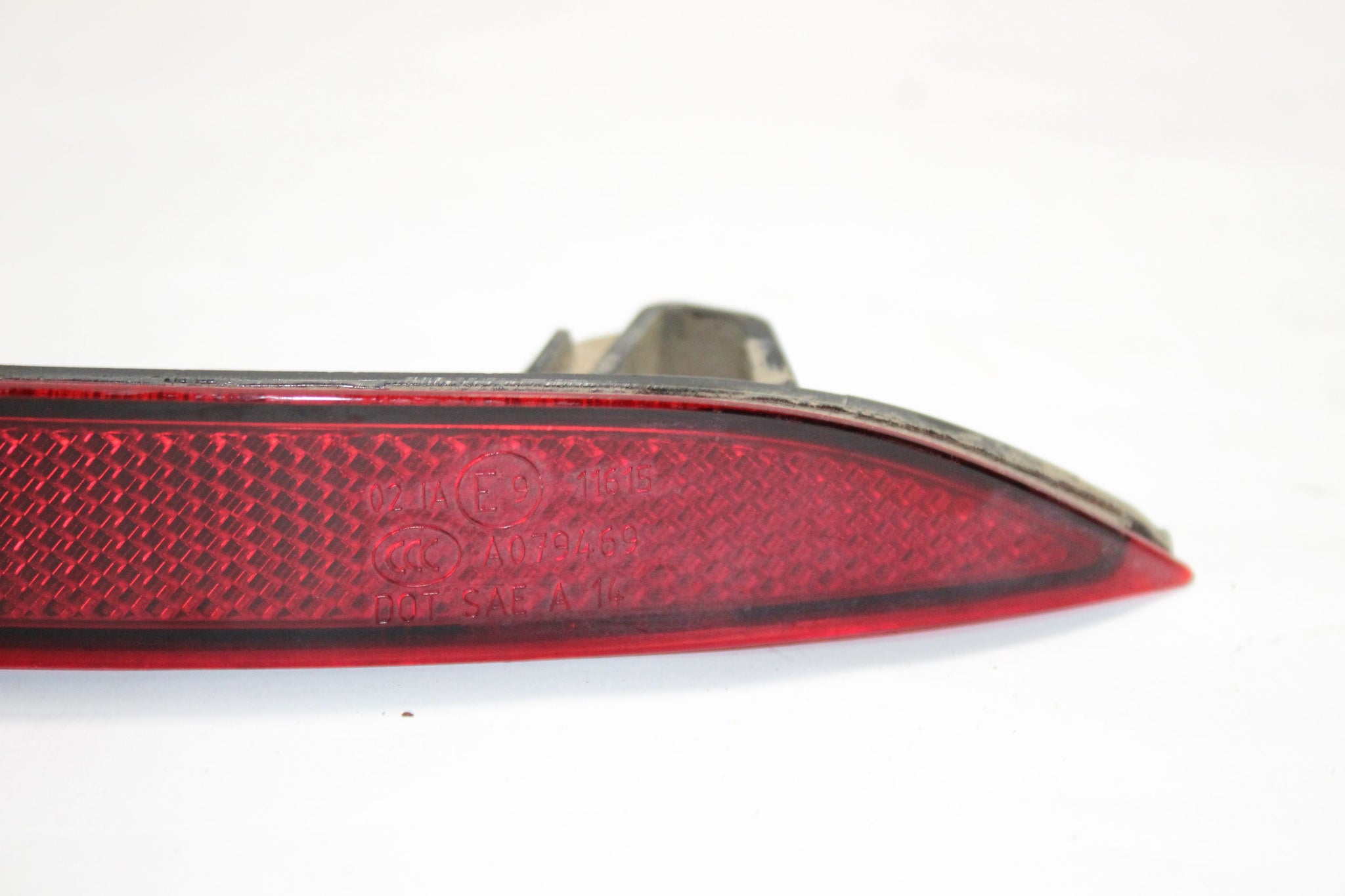 2015 VOLVO XC90 MK2 RIGHT SIDE REAR BUMPER REFLECTOR