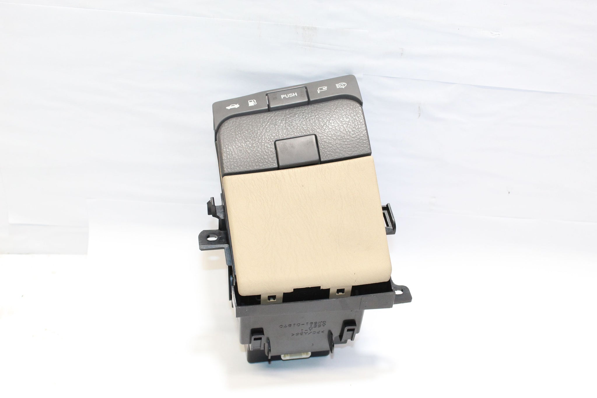2007 LEXUS GS300 Fuel Flap Boot Open Switch Panel 84010-30190