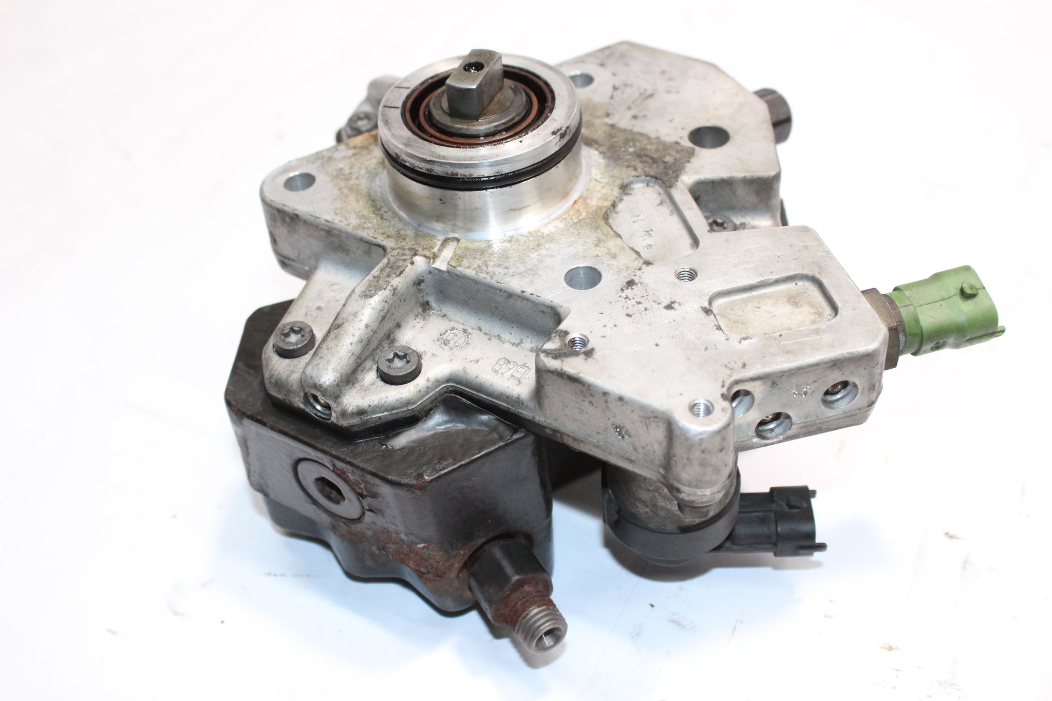 2010 VOLVO XC90 2.4 Diesel High Pressure Fuel Pump 31303475