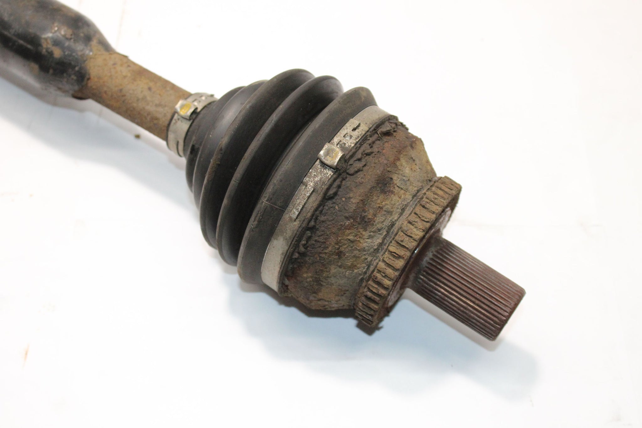 2010 VOLVO XC90 2.4 AUTOMATIC Right side Front driveshaft P30783106