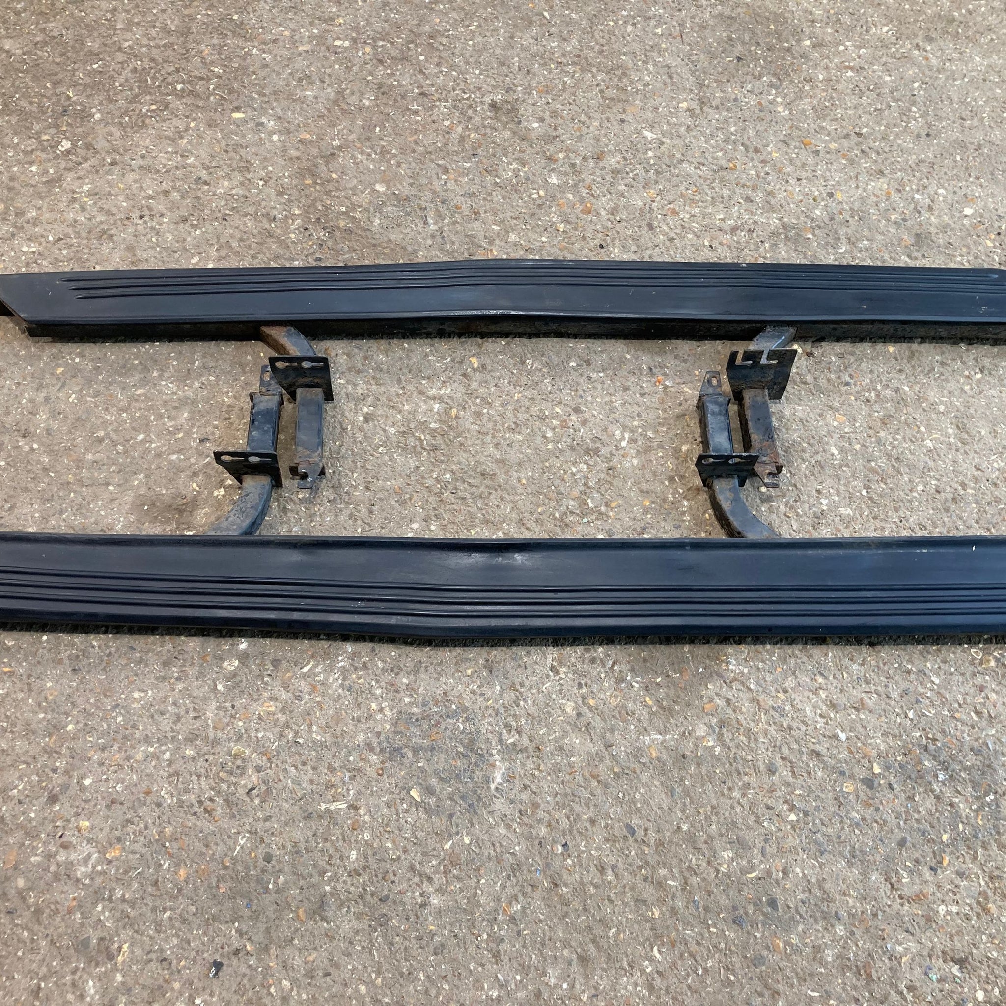 2011 RANGE ROVER VOGUE L322 SIDE STEPS (PAIR)