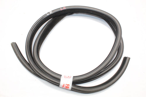 2014 RANGE ROVER VOGUE L405 Left side Rear Door Seal Rubber