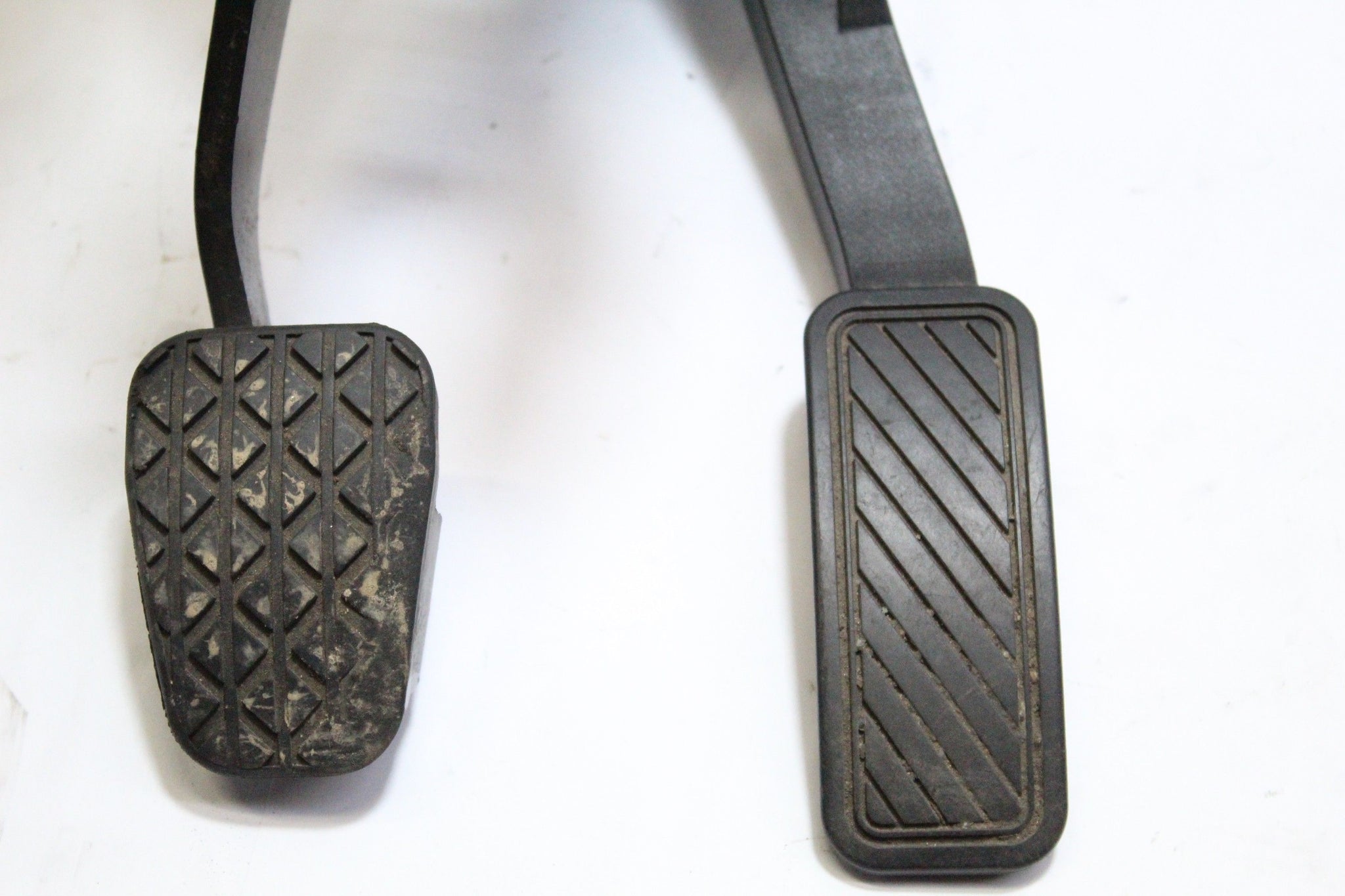 2013 FORD FIESTA 1.0 Brake Pedal and Accelerator Pedal Box 8V219F836AB