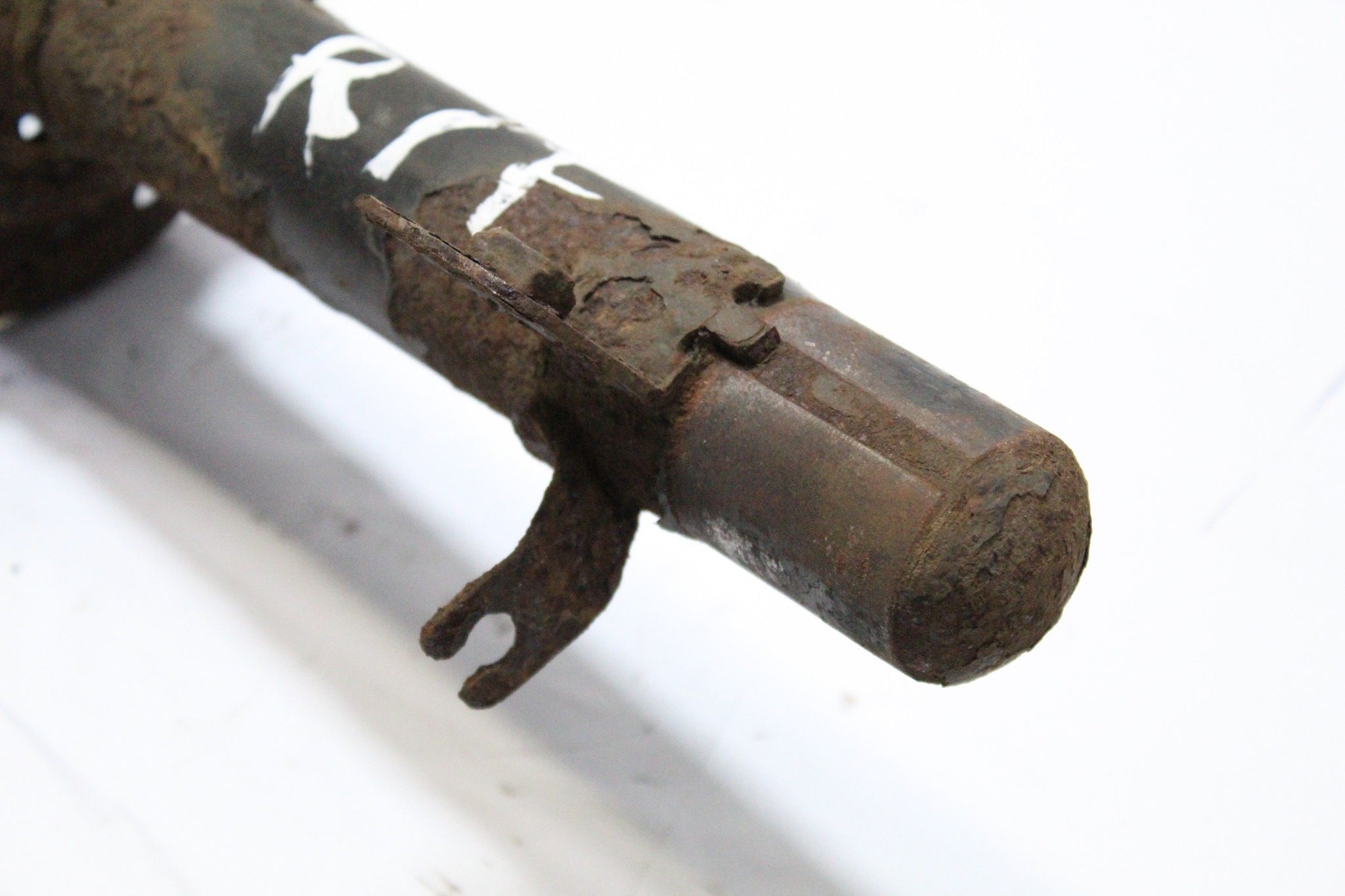 2011 PEUGEOT 107 1.0 Right side Front Suspension Leg