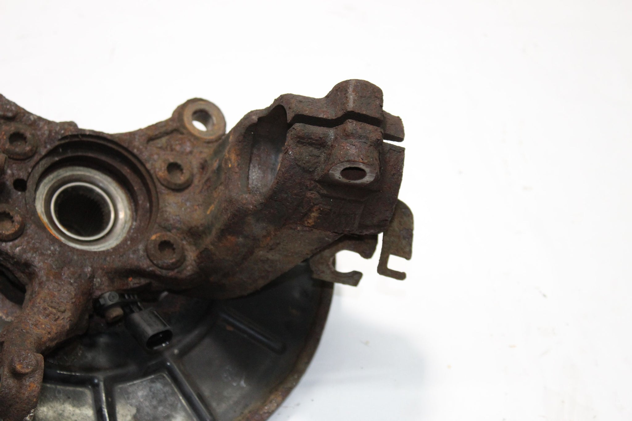 2013 SKODA SUPERB 2.0 Right side Front Wheel Hub