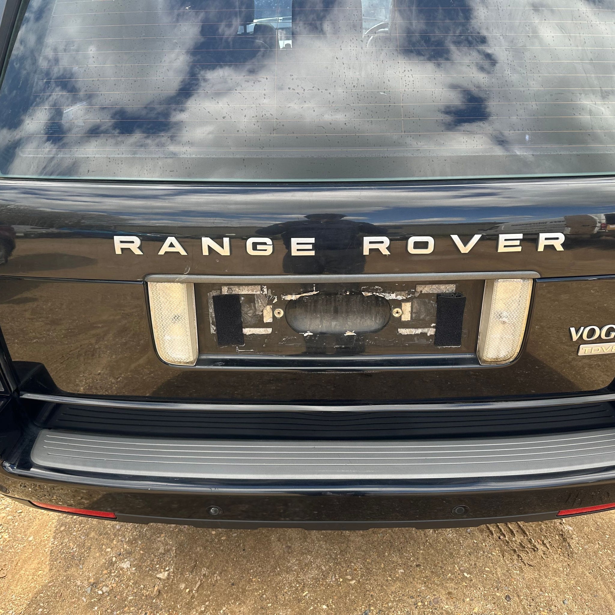 RANGE ROVER VOGUE L322 COMPLETE LOWER TAILGATE 2011