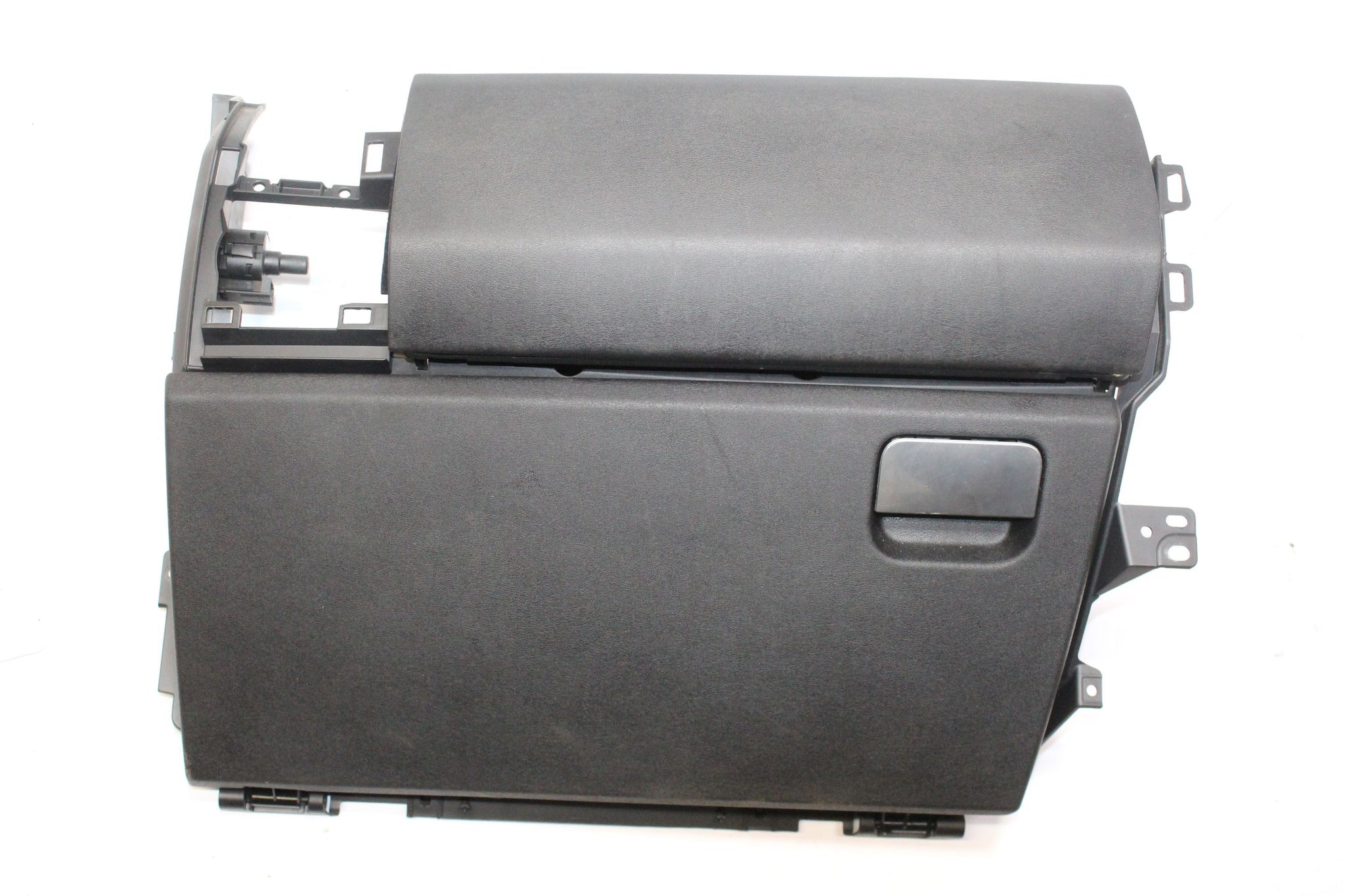 2009 LAND ROVER DISCOVERY 4 Glove Box AH22-14K016-AA