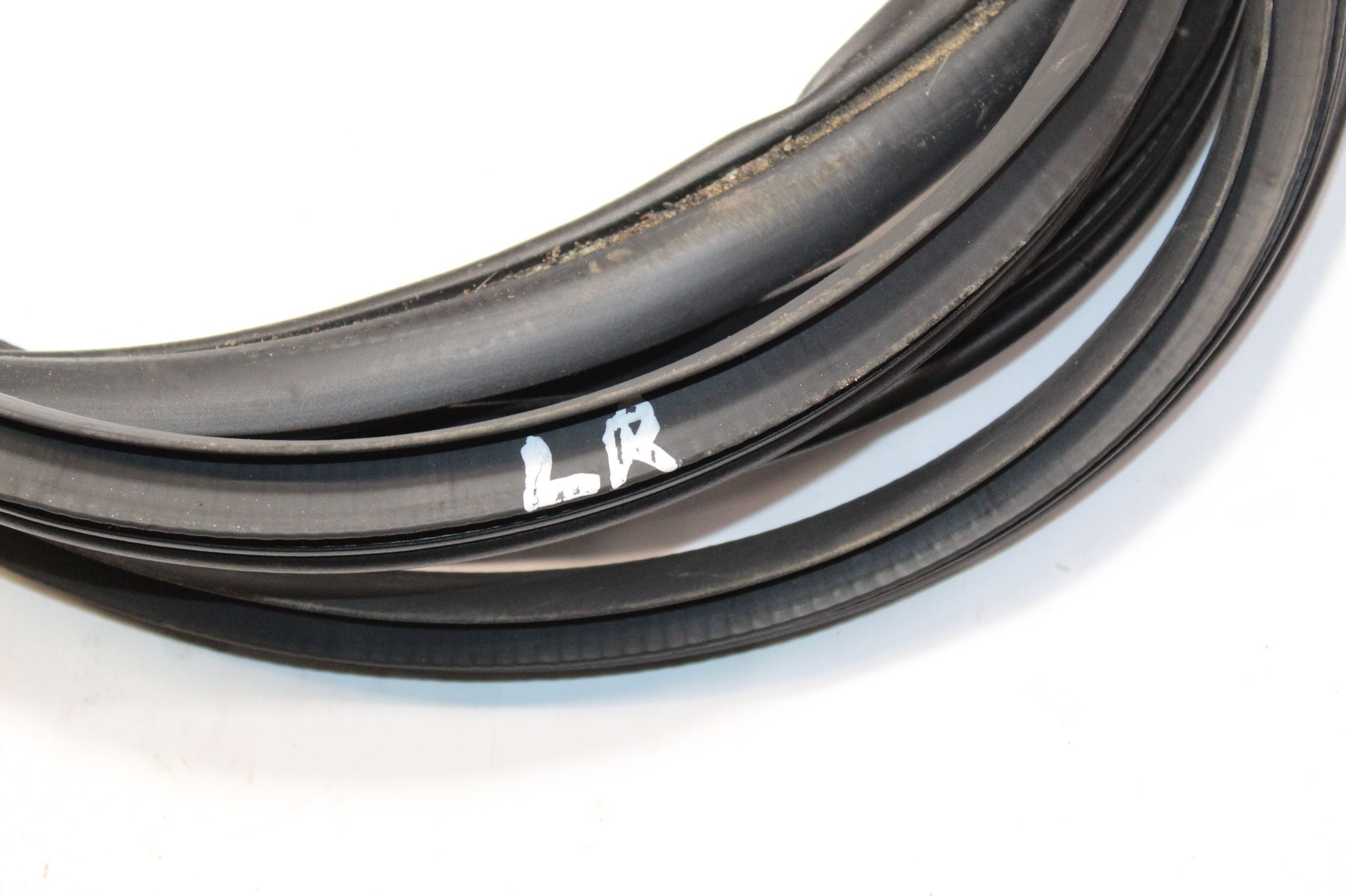 2018 SSANGYONG TURISMO Left side Rear Door Seal