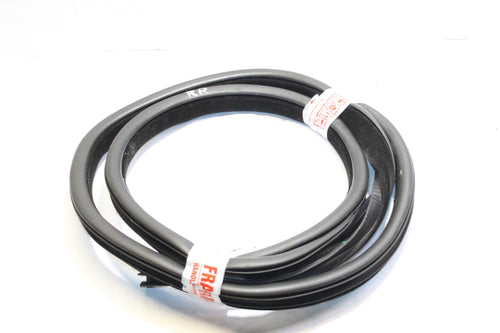 2013 RANGE ROVER VOGUE L405 RIGHT SIDE REAR DOOR RUBBER SEAL