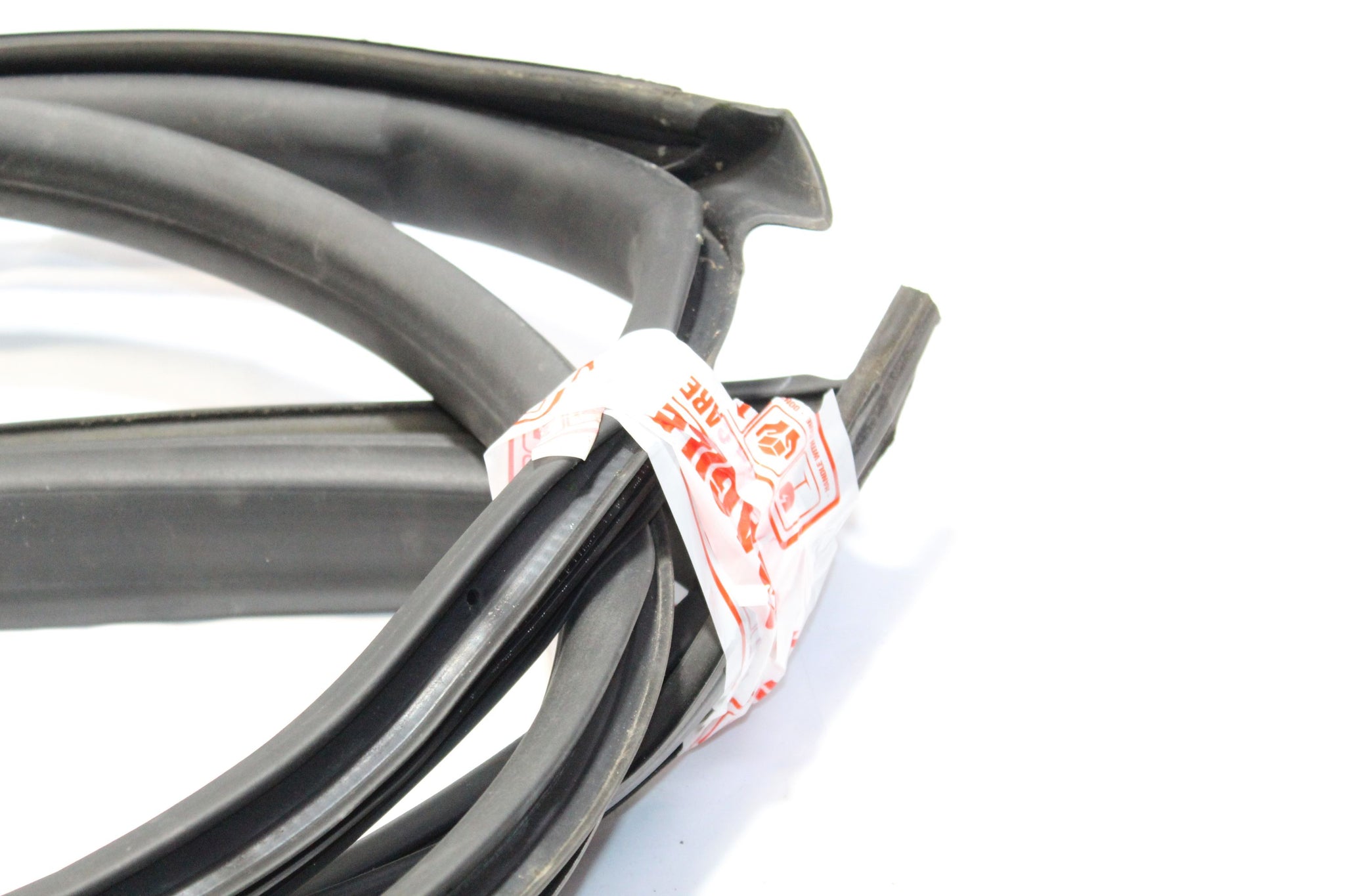 2017 MASERATI GHIBLI Right side Front Door Seal Rubber