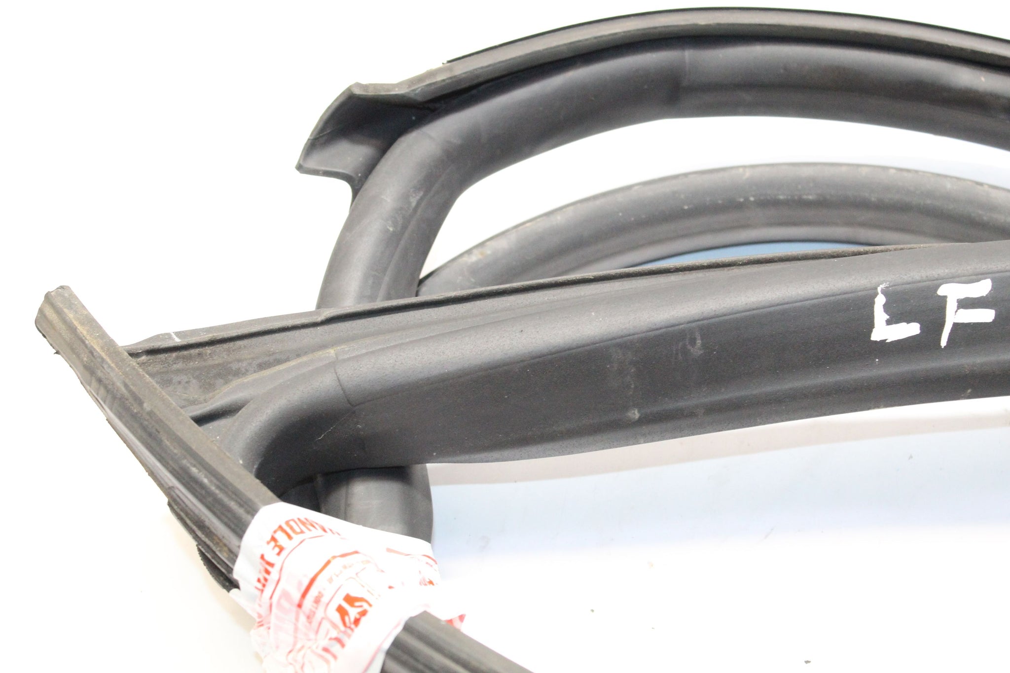 2017 MASERATI GHIBLI Left side Front Door Seal Rubber