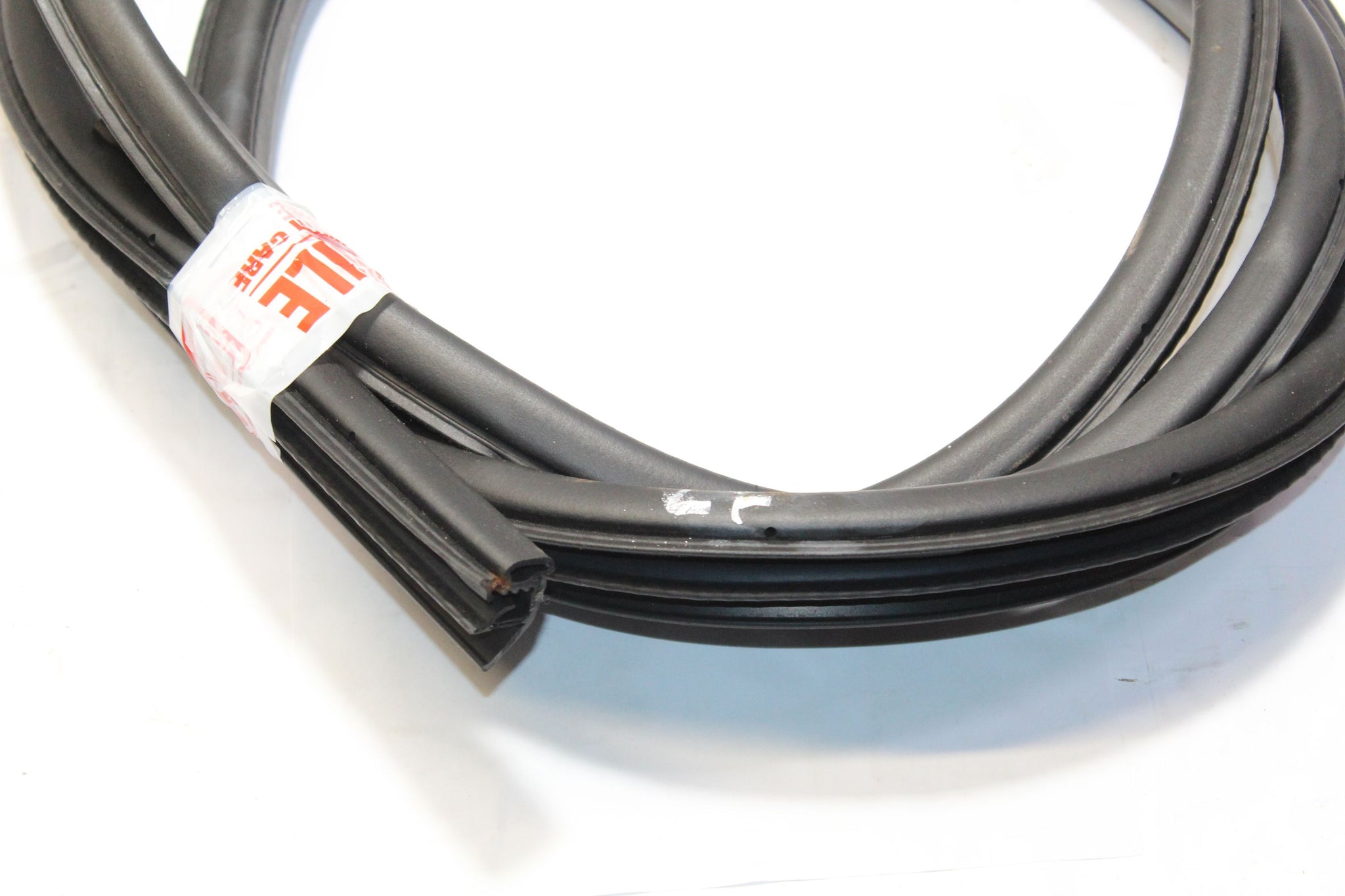 2014 JEEP COMPASS Left side Front Door Seal Rubber