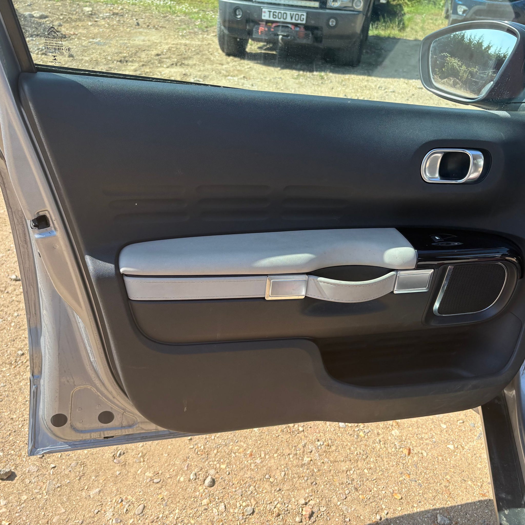 2018 CITROEN C4 CACTUS PASSENGER SIDE FRONT COMPLETE DOOR