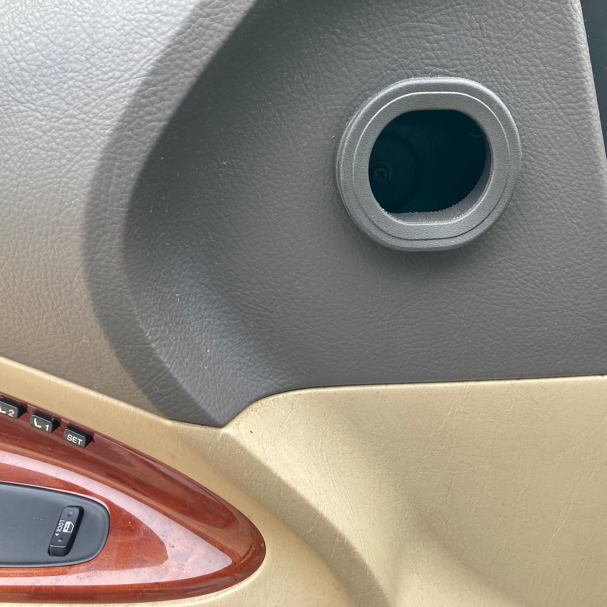 2007 LEXUS GS300 Passenger side Front Complete Door SILVER