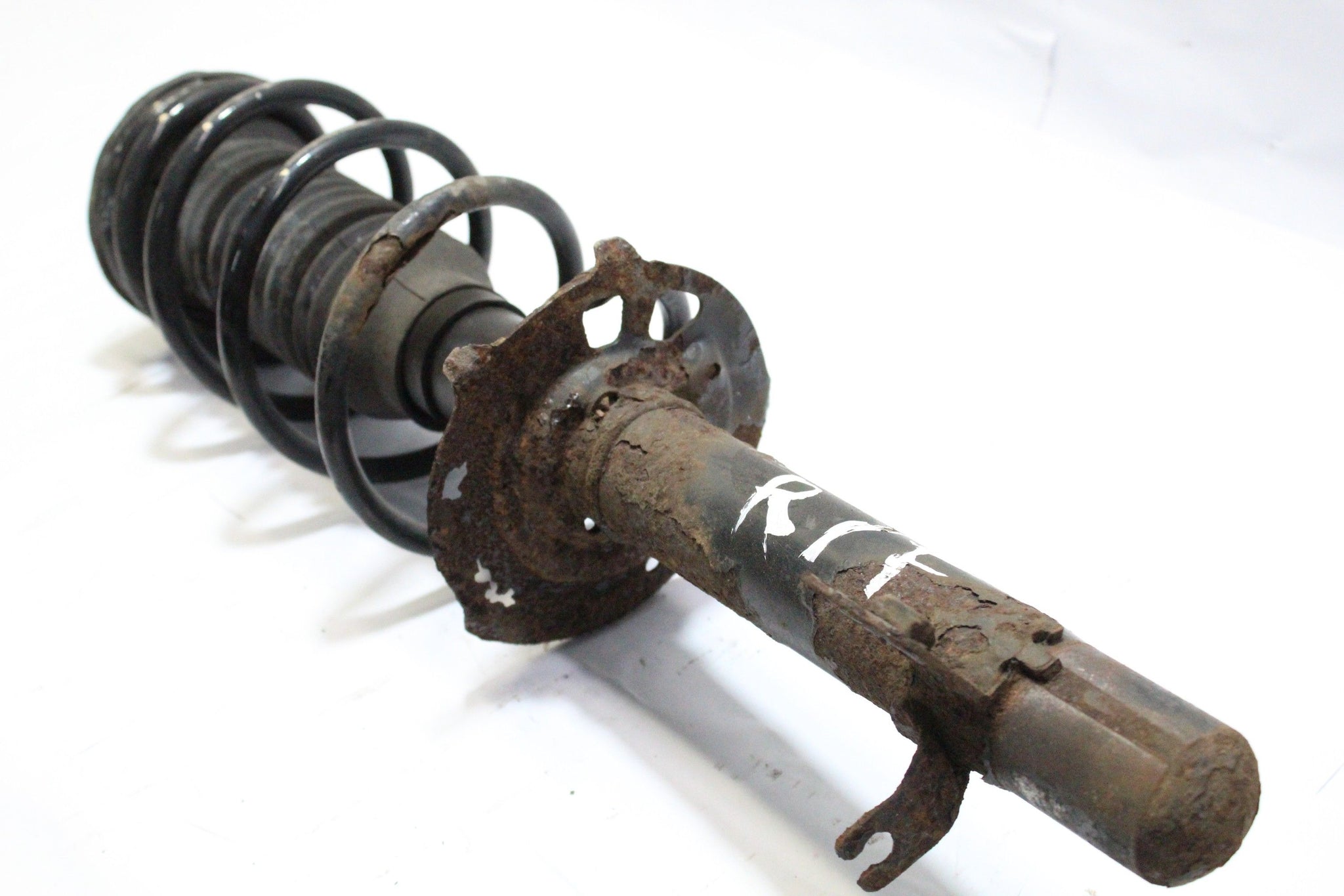 2011 PEUGEOT 107 1.0 Right side Front Suspension Leg