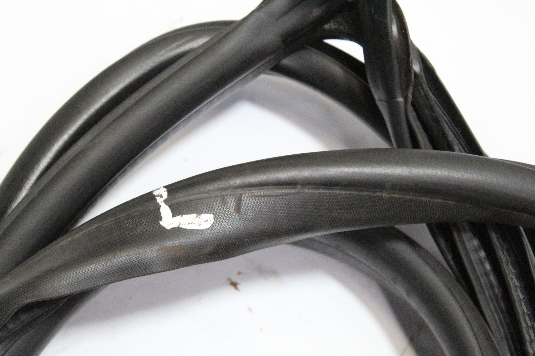 2013 FORD FIESTA Left side Front Door Seal Rubber