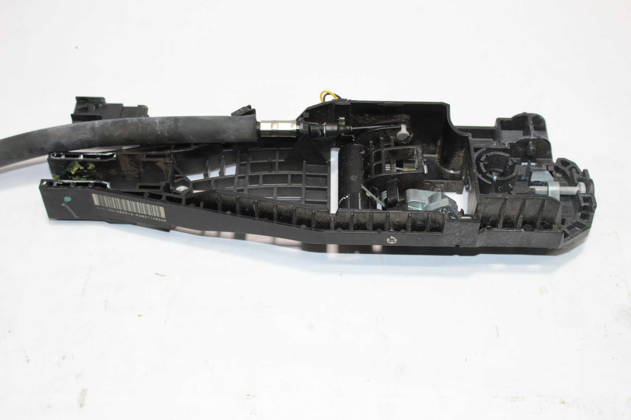2017 MASERATI GHIBLI Left side Front Door Lock 670100891