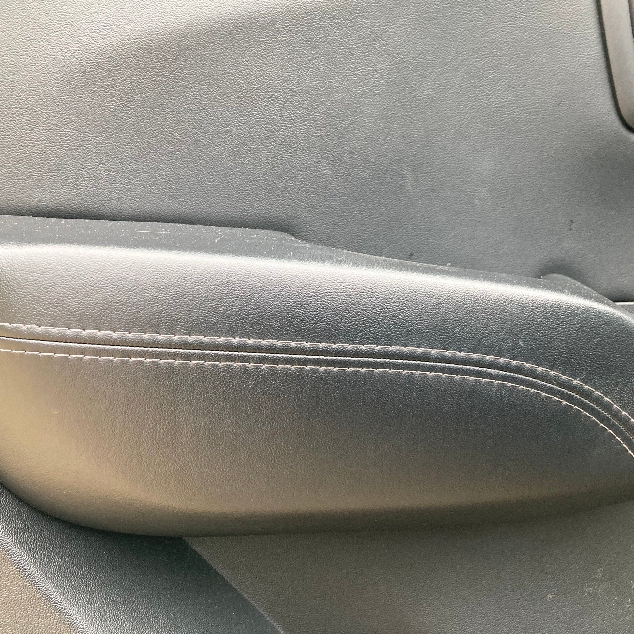 2013 HYUNDAI IX35 Passenger side Front Complete Door GREY