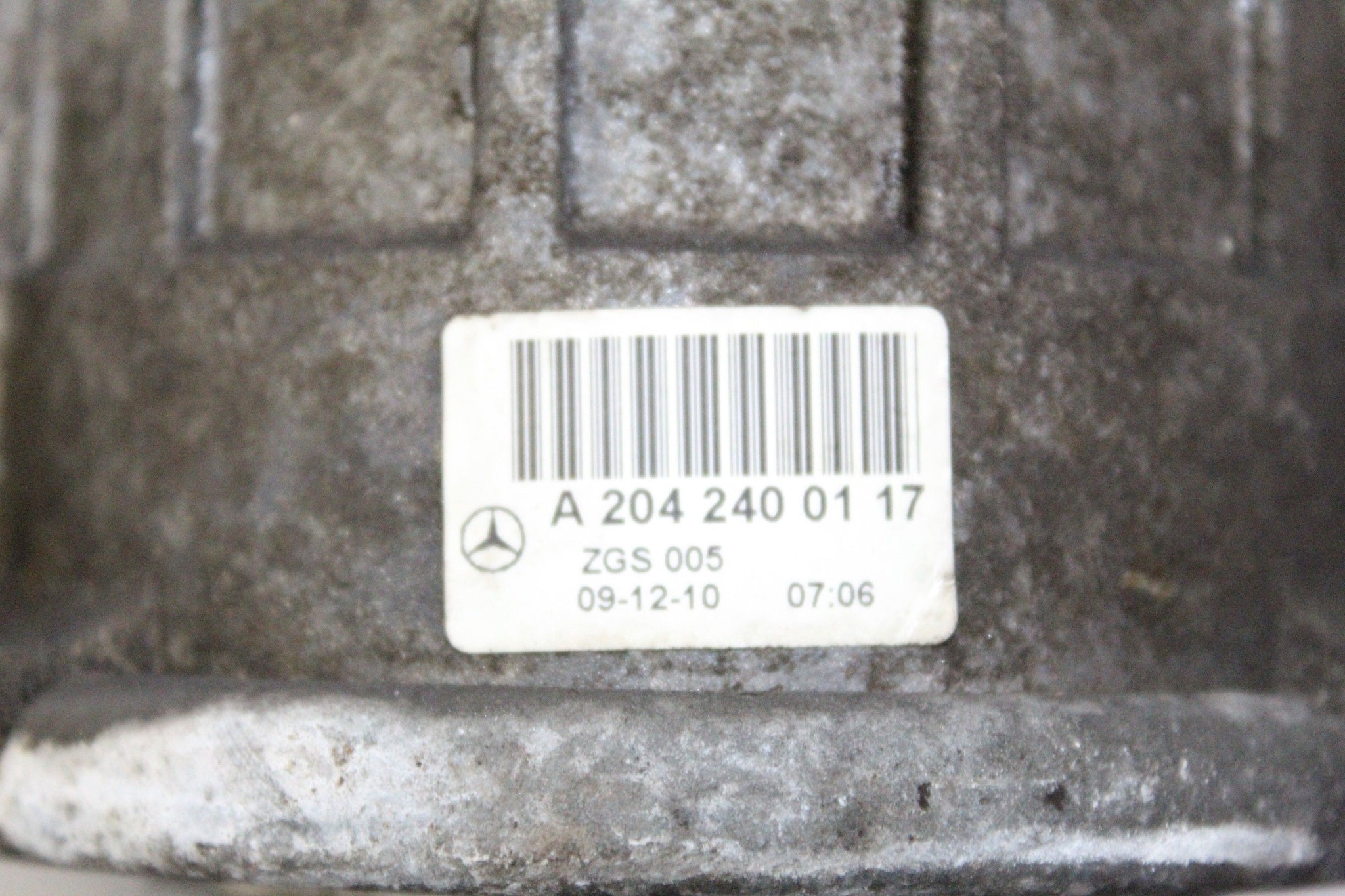 2011 Mercedes C Class W204 1.8 Petrol Engine Mount A2042400117