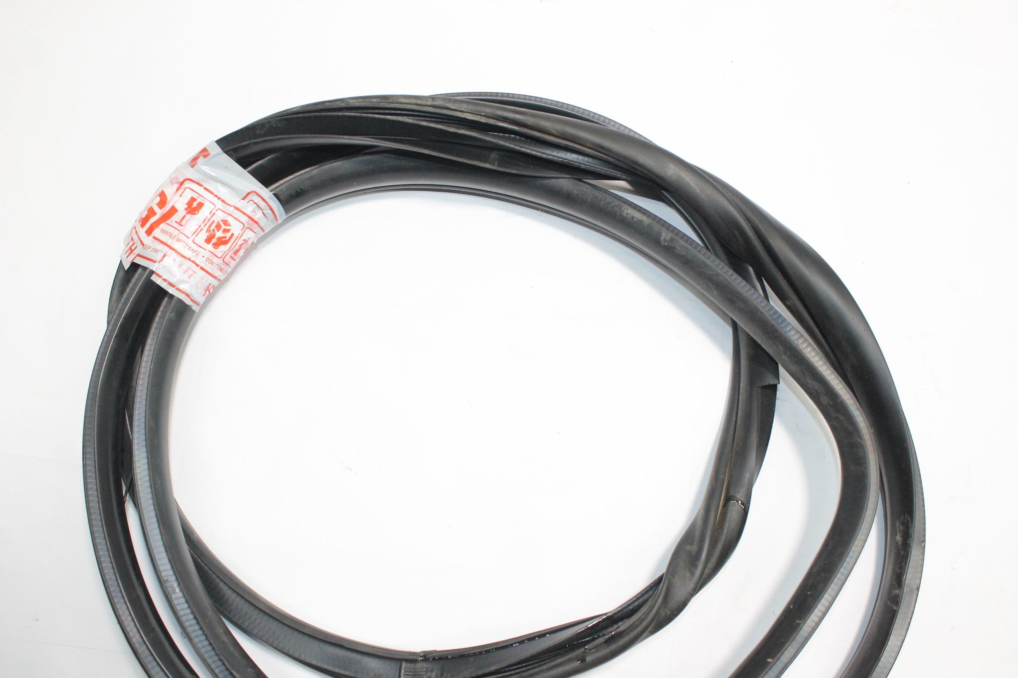 2014 KIA SPORTAGE RIGHT SIDE FRONT RUBBER DOOR SEAL
