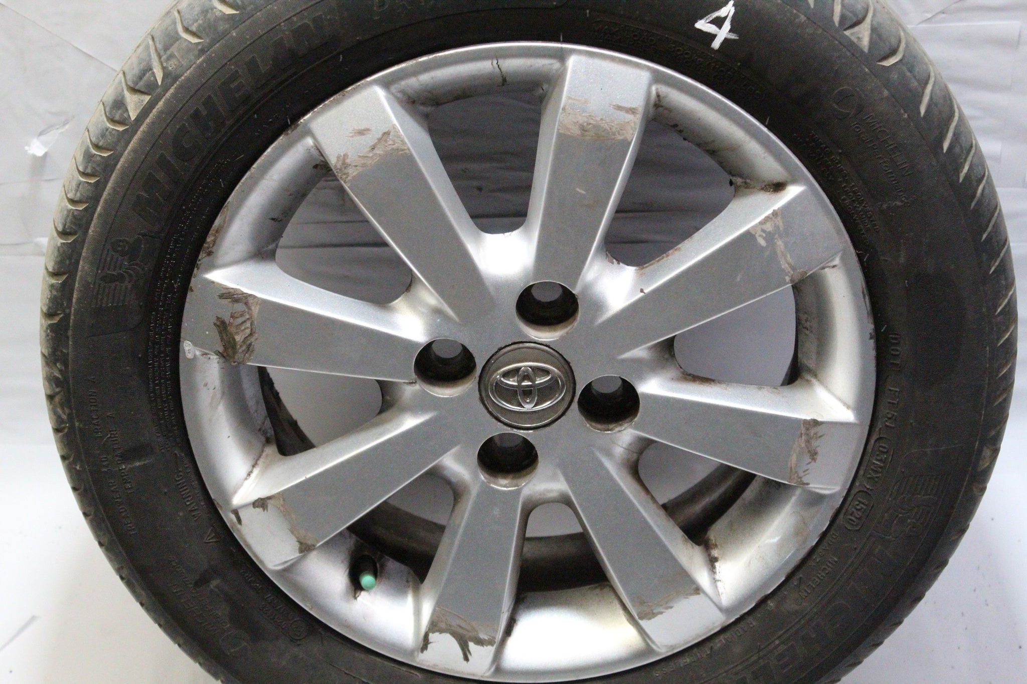 2011 TOYOTA YARIS Alloy Wheel with Tyre 185/60 R15 4.2MM