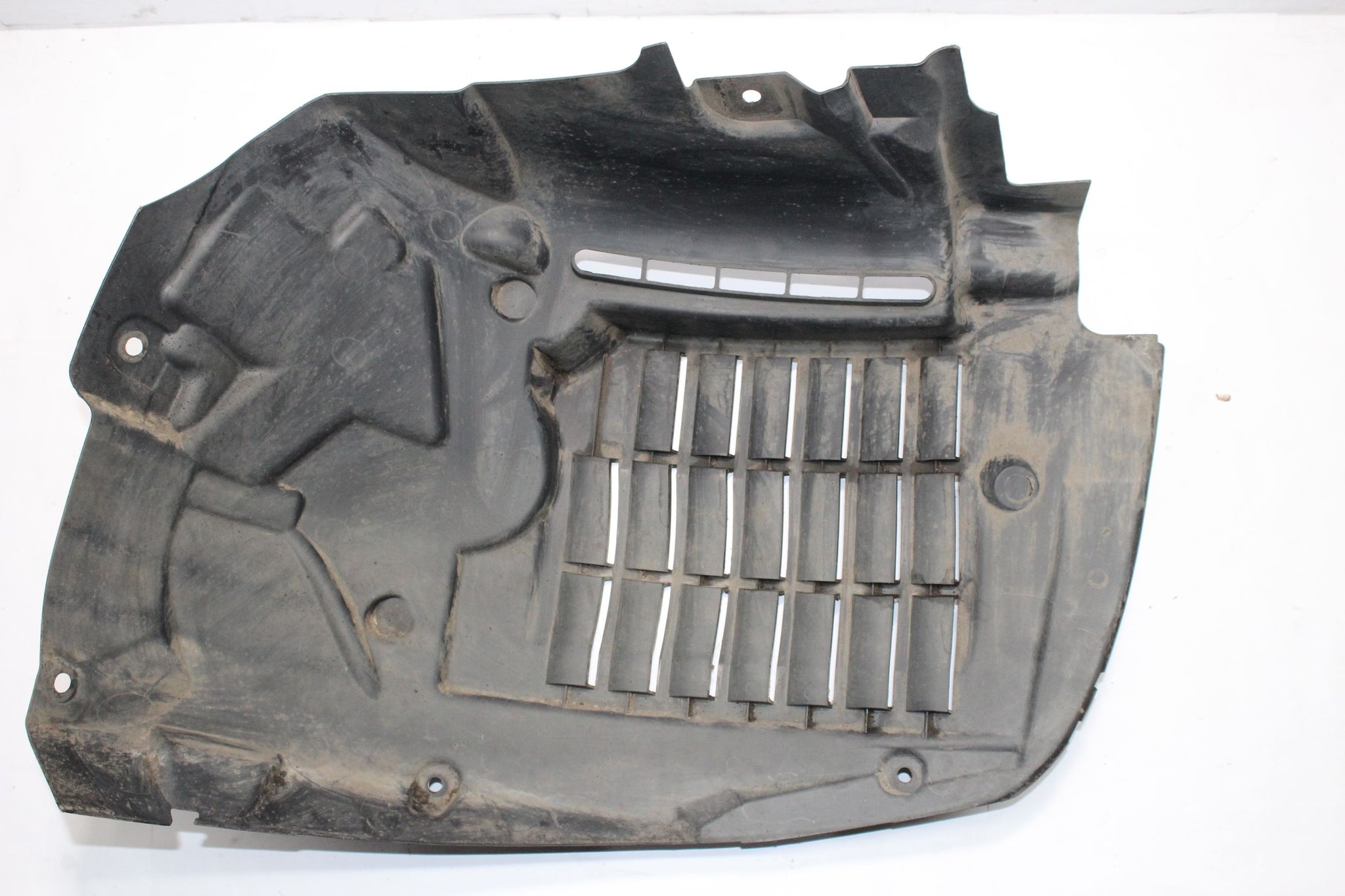 2014 RANGE ROVER VOGUE L405 Left side Front Splash Guard CPLA-16A574-AA