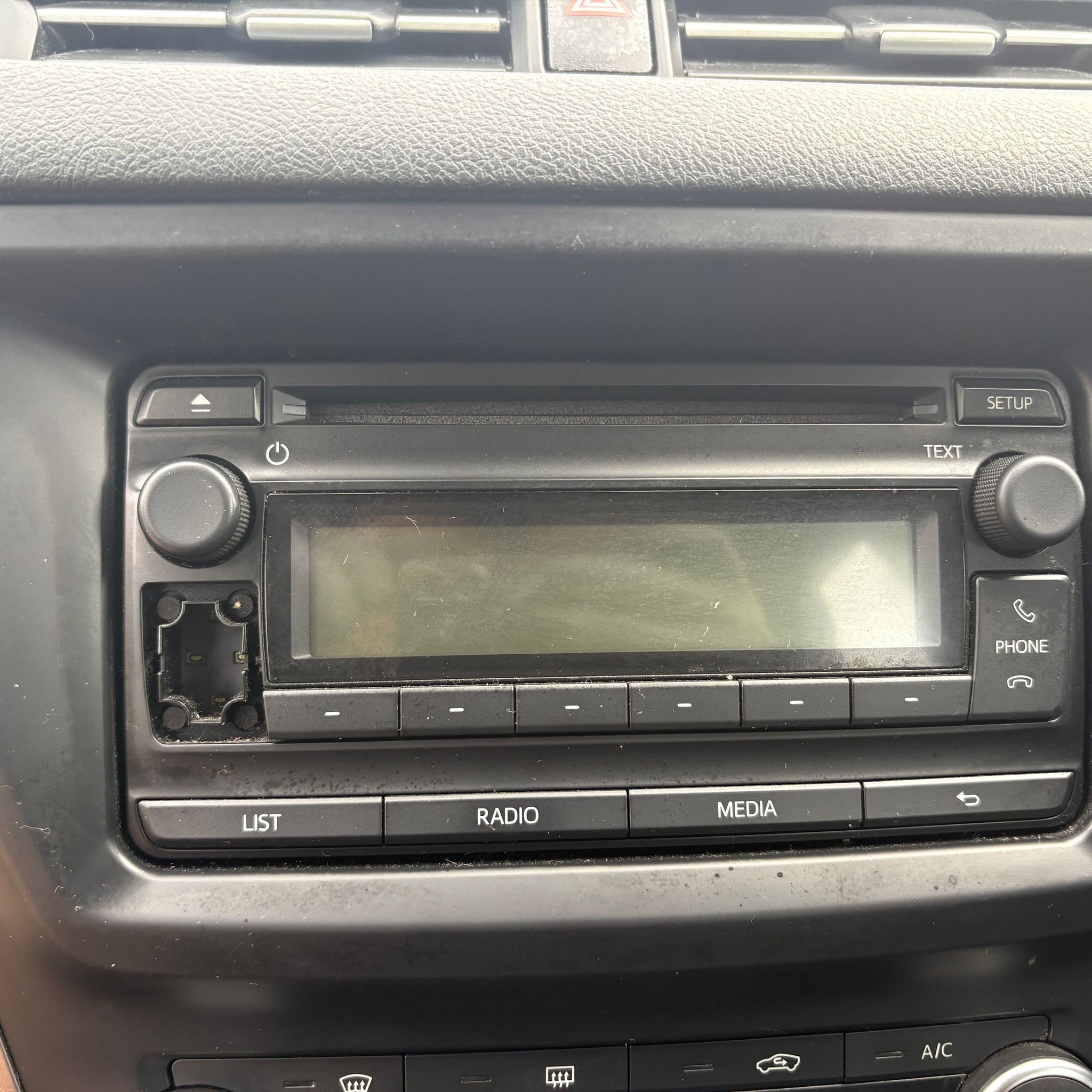 2016 TOYOTA AVENSIS RADIO HEAD UNIT CD PLAYER