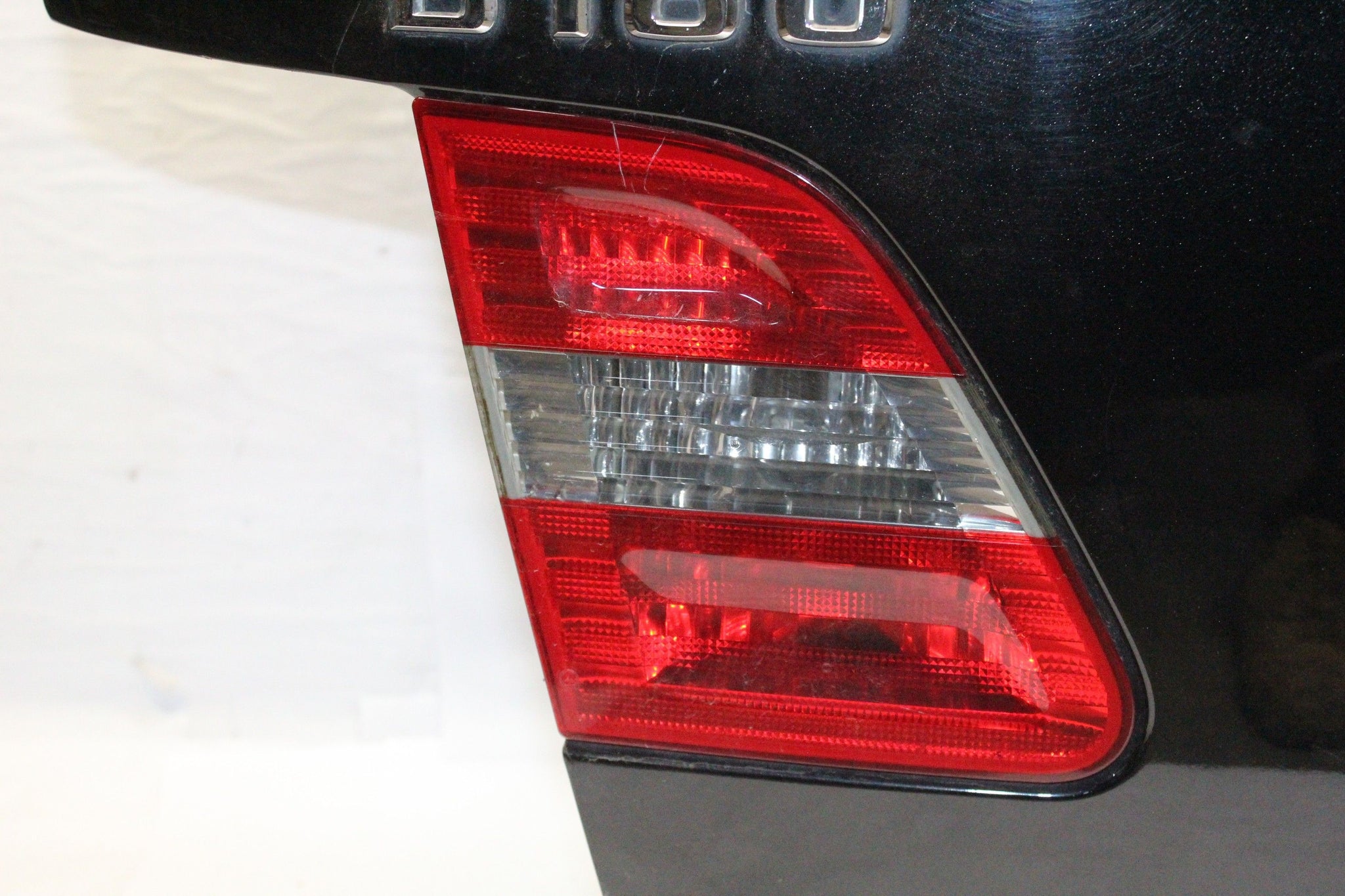 2010 MERCEDES W245 B180 Complete Tailgate BLACK