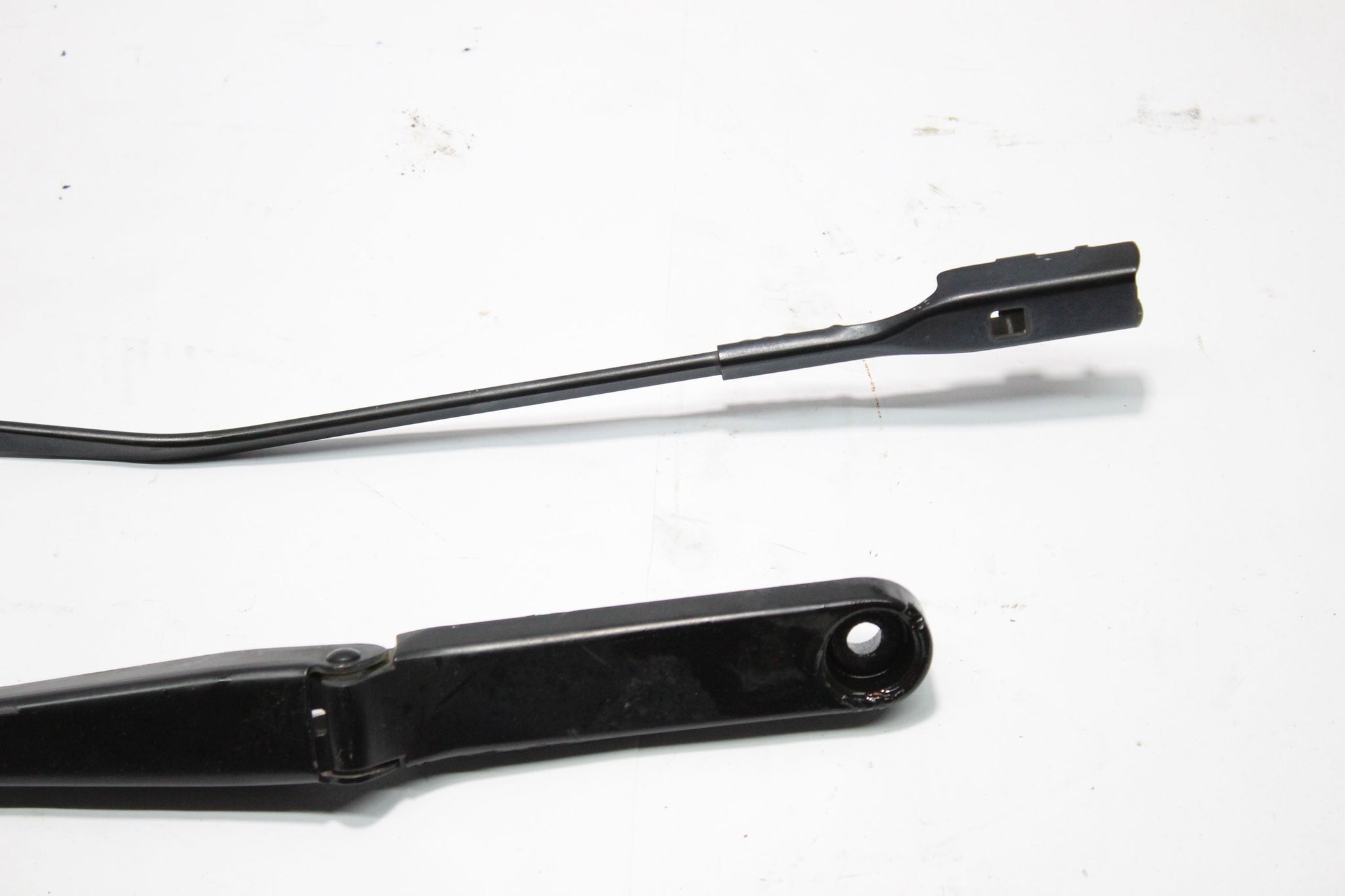 2011 AUDI A1 Wiper Arm Pair 8X2955408 8X2955407
