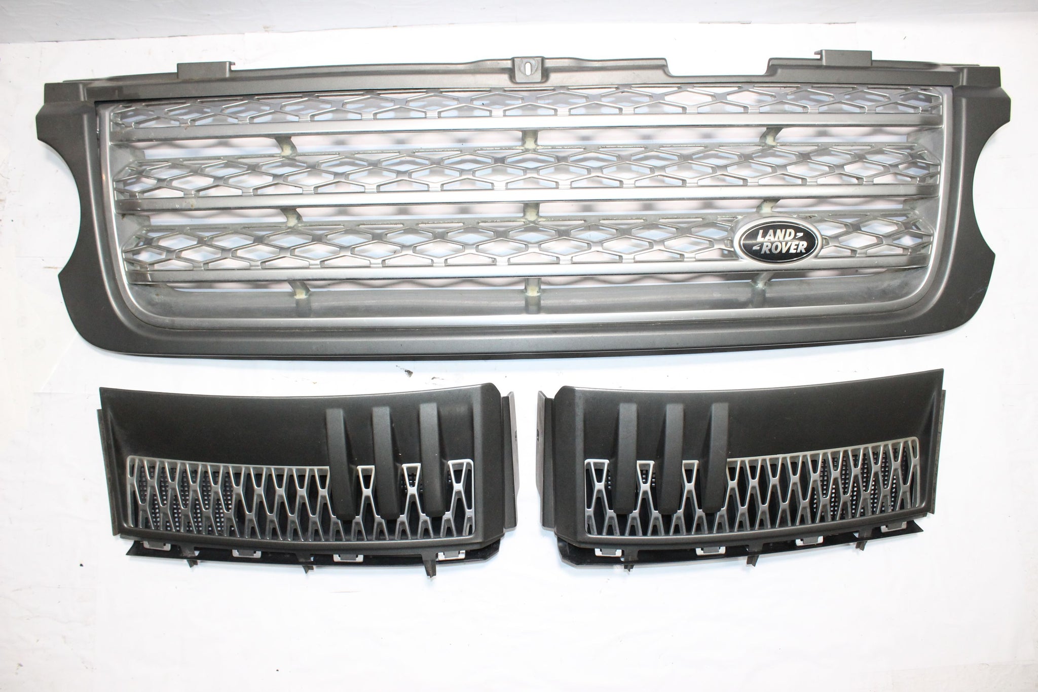 2011 RANGE ROVER VOGUE Bumper and Fender Air Vent Grille Pair AH42-16A415-BB