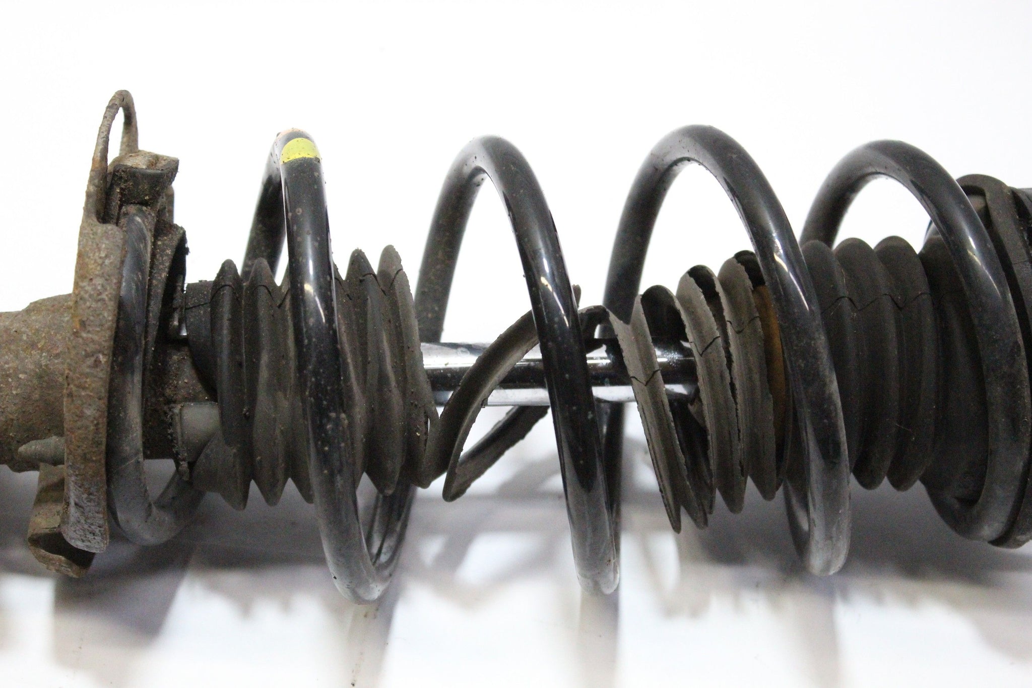2013 FORD FIESTA 1.0 Left side Front Suspension Leg