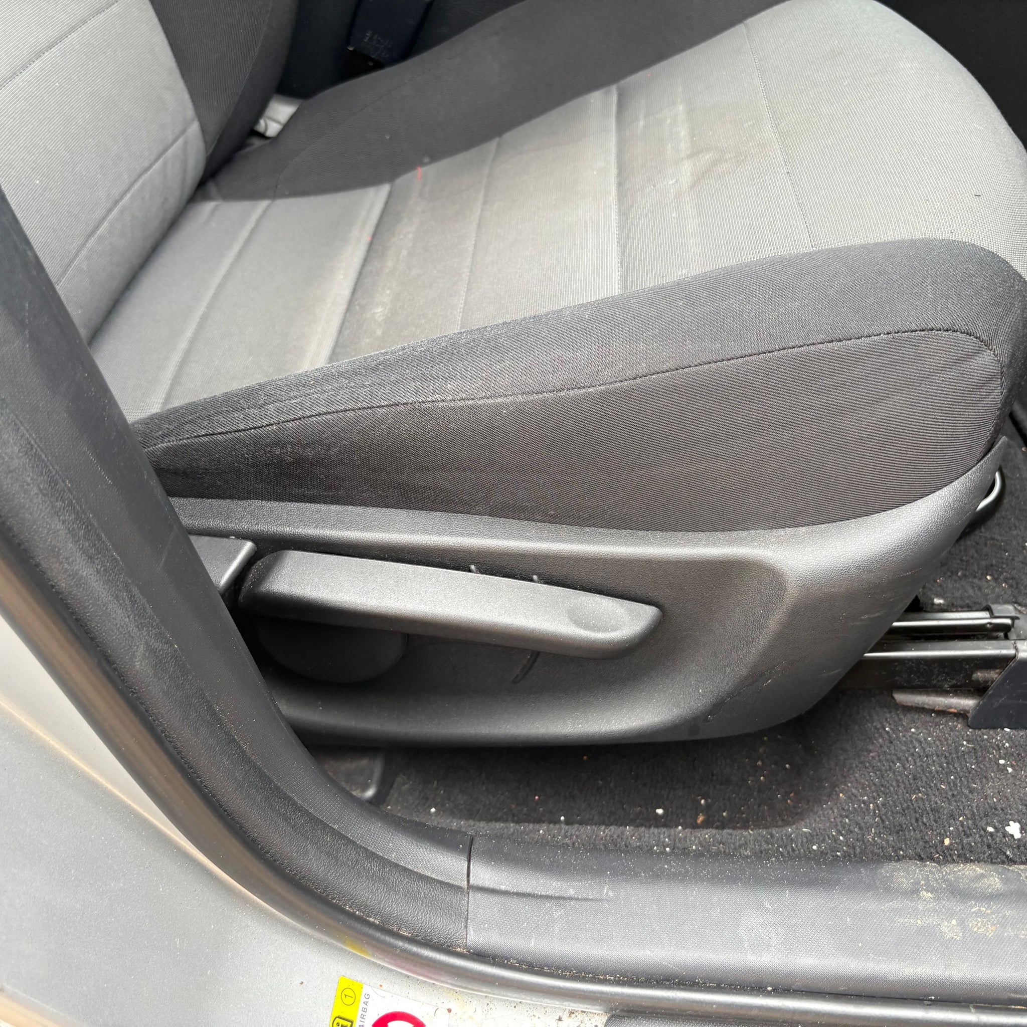 2016 TOYOTA AVENSIS DRIVER SIDE FRONT SEAT