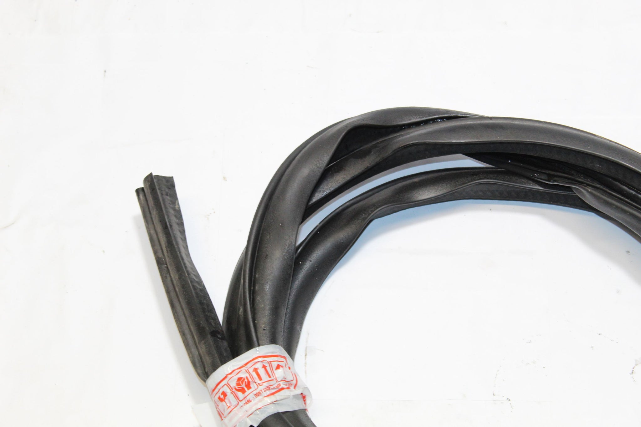 2012 MITSUBISHI OUTLANDER Right side Front Door Seal Rubber